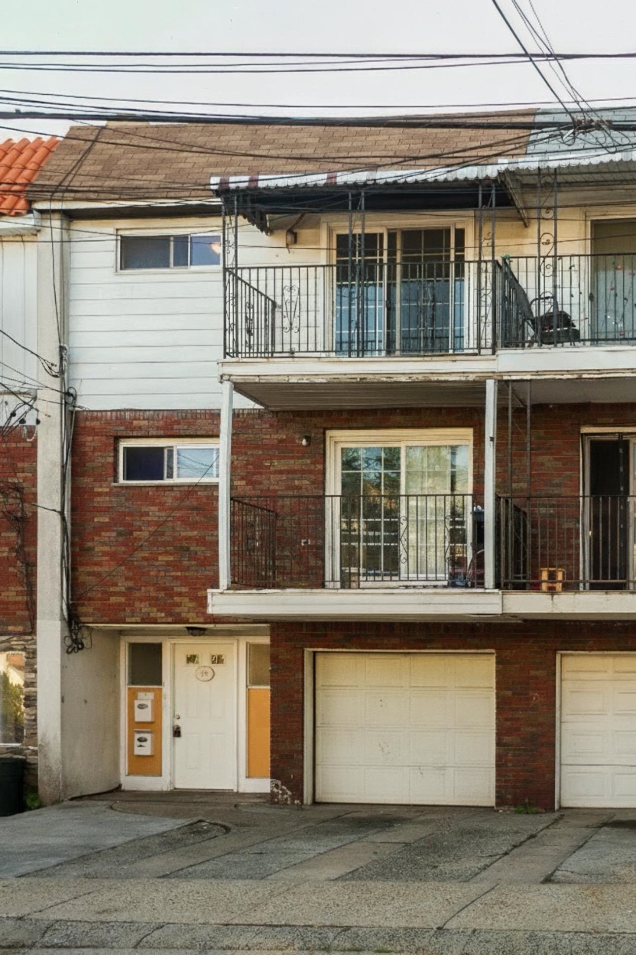 15 SKYLINE DR