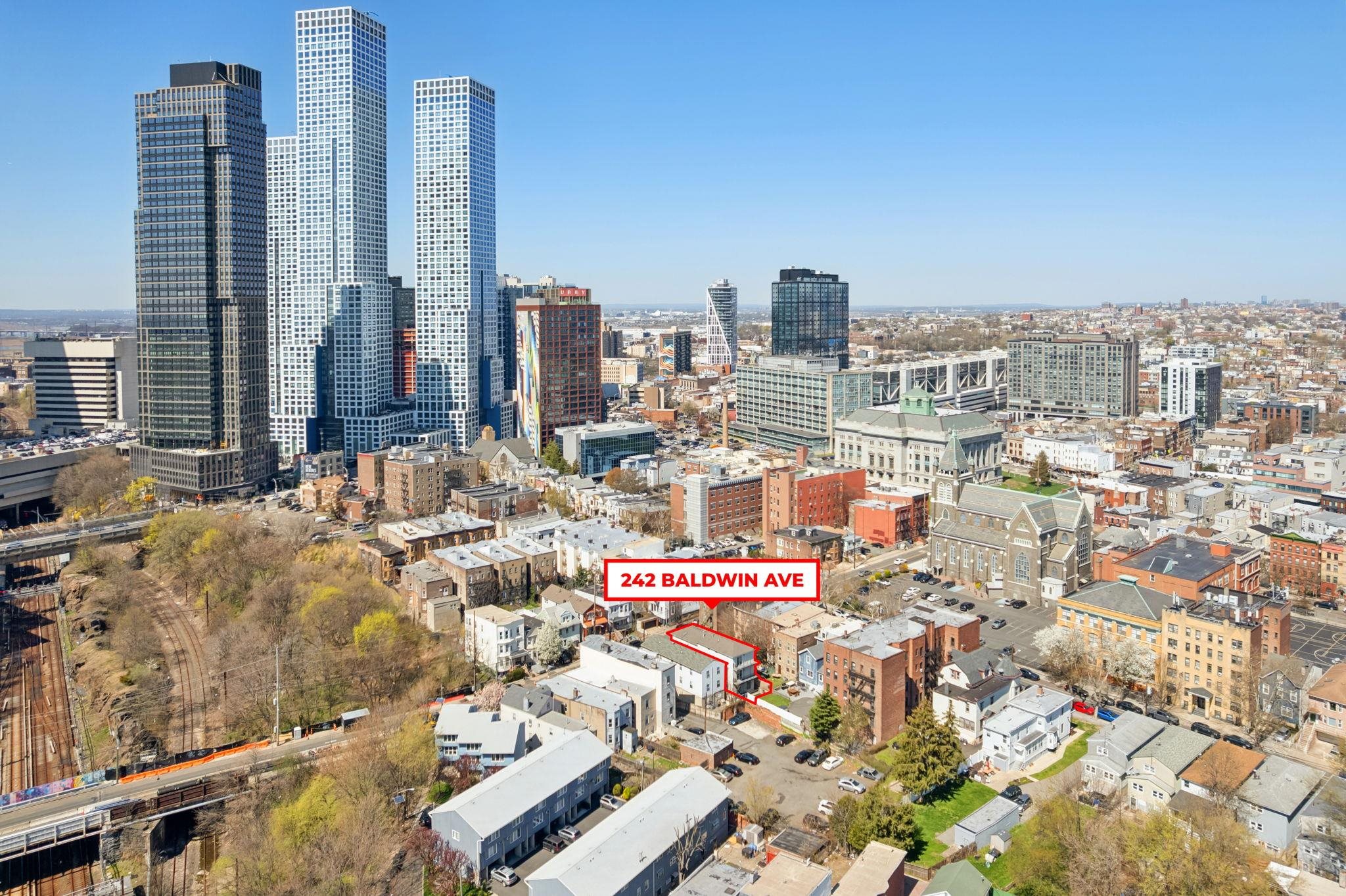 242 BALDWIN AVE Unit: 1