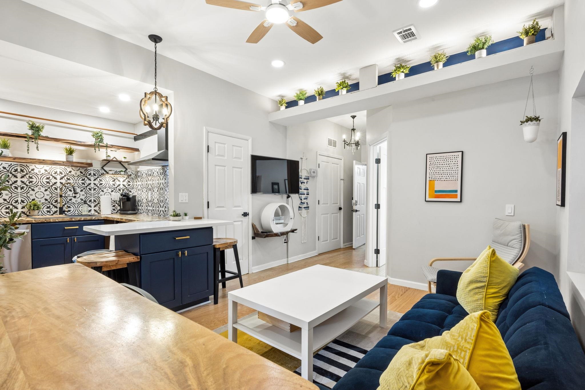 242 BALDWIN AVE Unit: 1