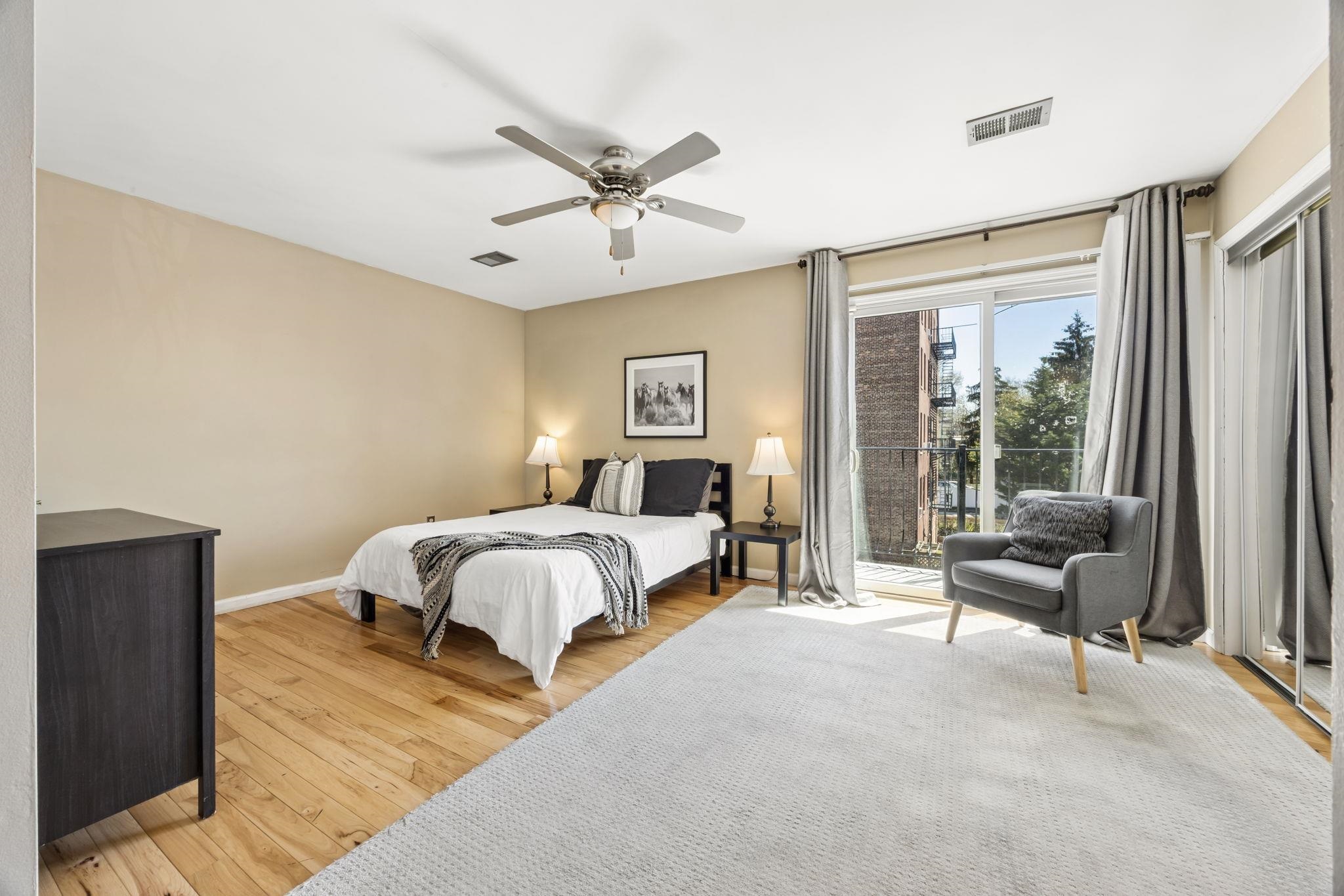 242 BALDWIN AVE Unit: 2