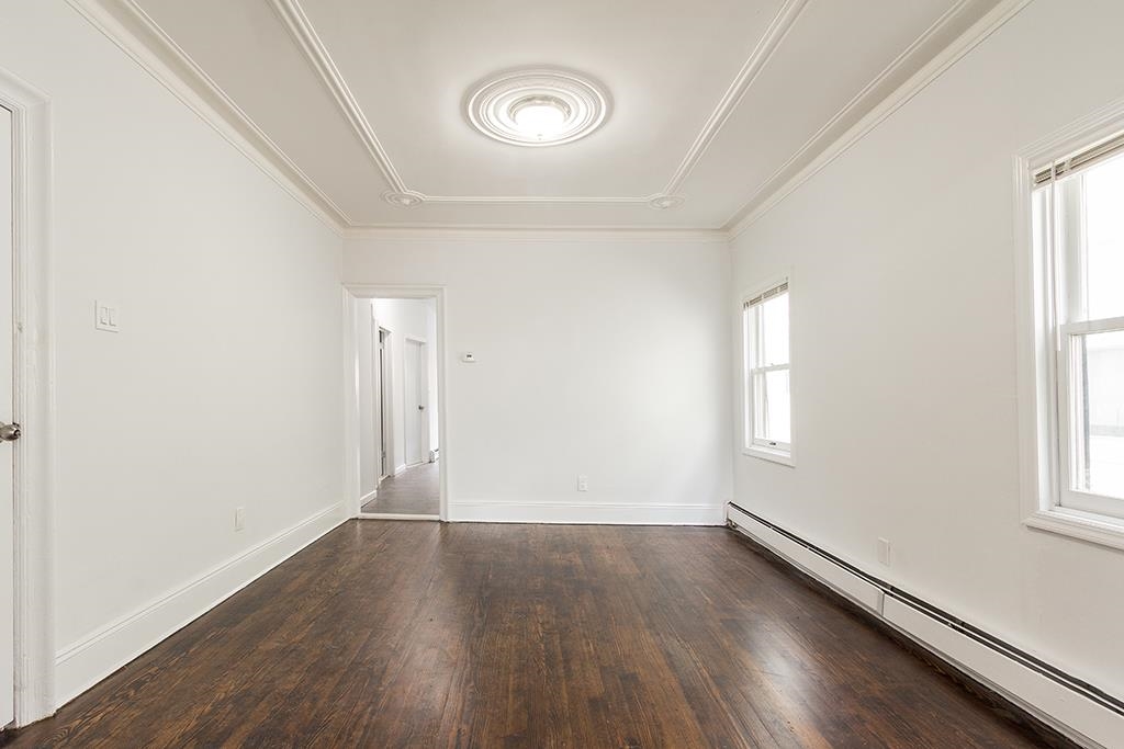 118 WEST 9TH ST