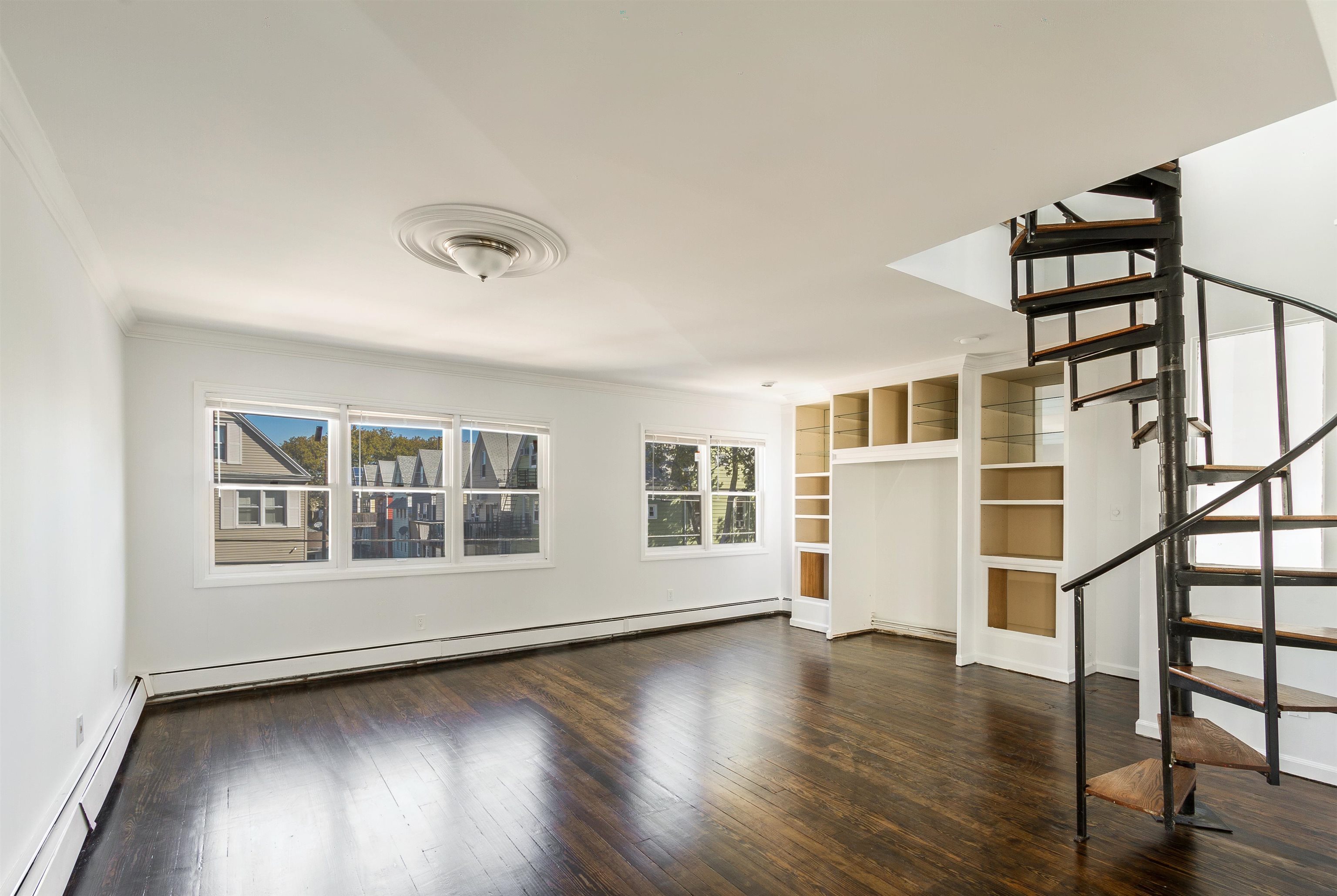 118 WEST 9TH ST