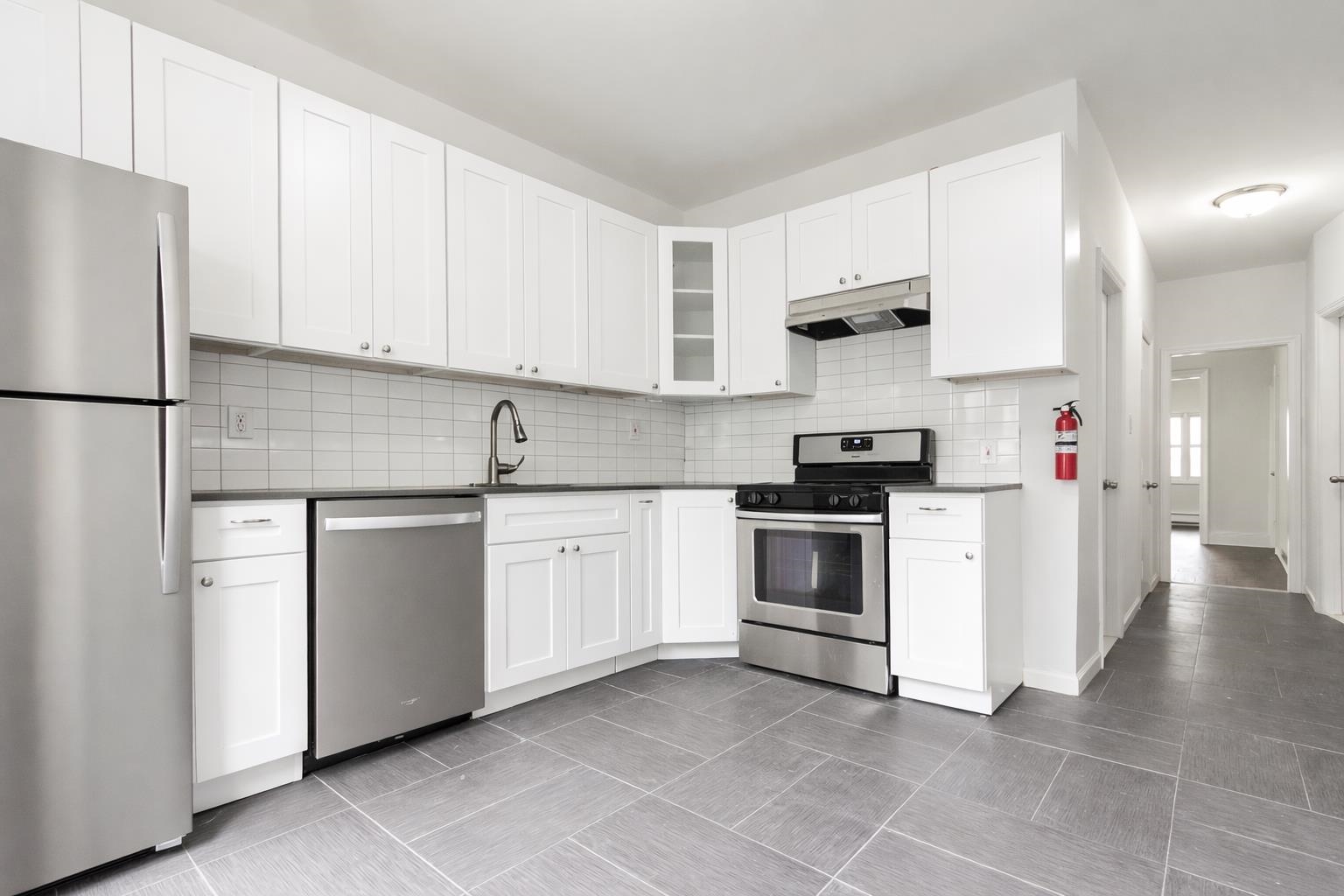 118 WEST 9TH ST