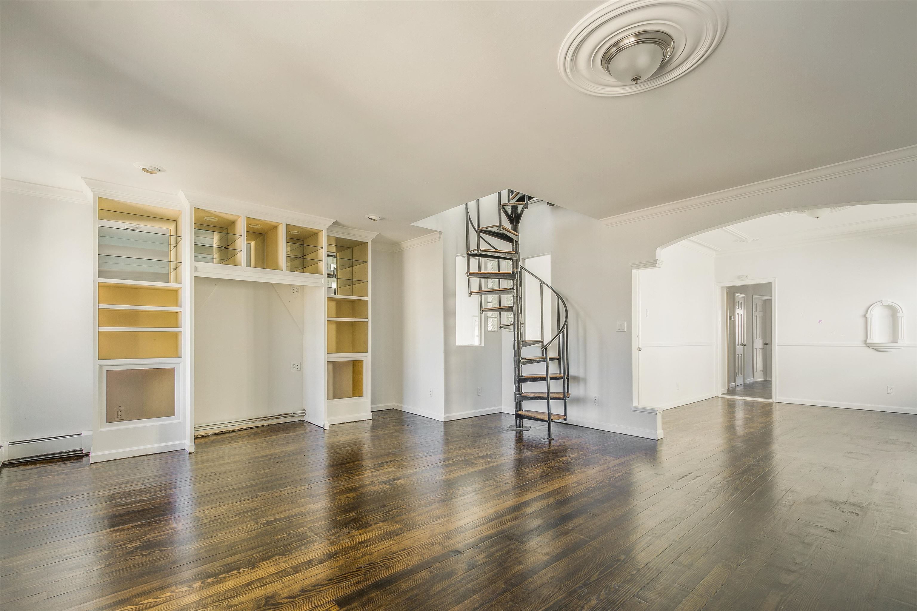 118 WEST 9TH ST