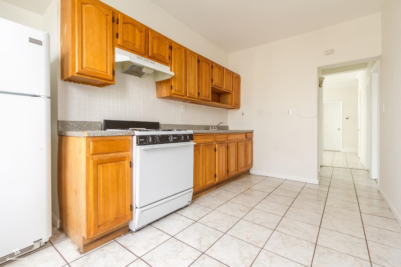 142 VAN NOSTRAND AVE