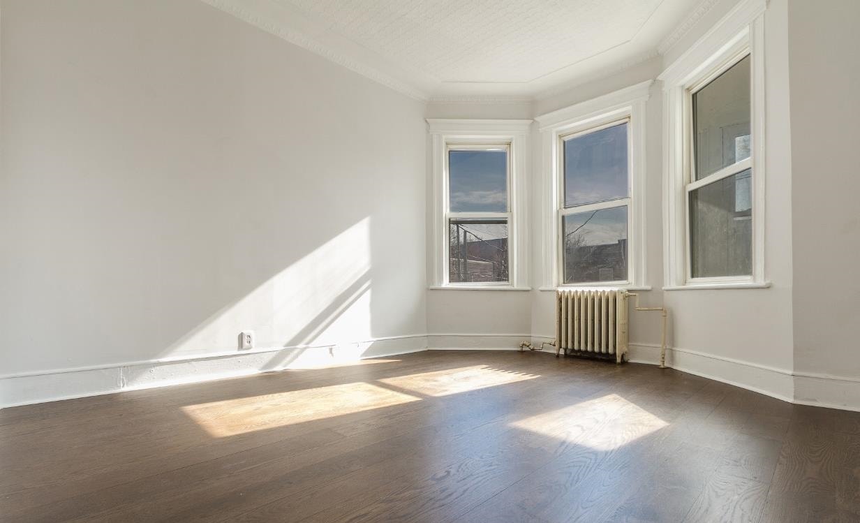 142 VAN NOSTRAND AVE