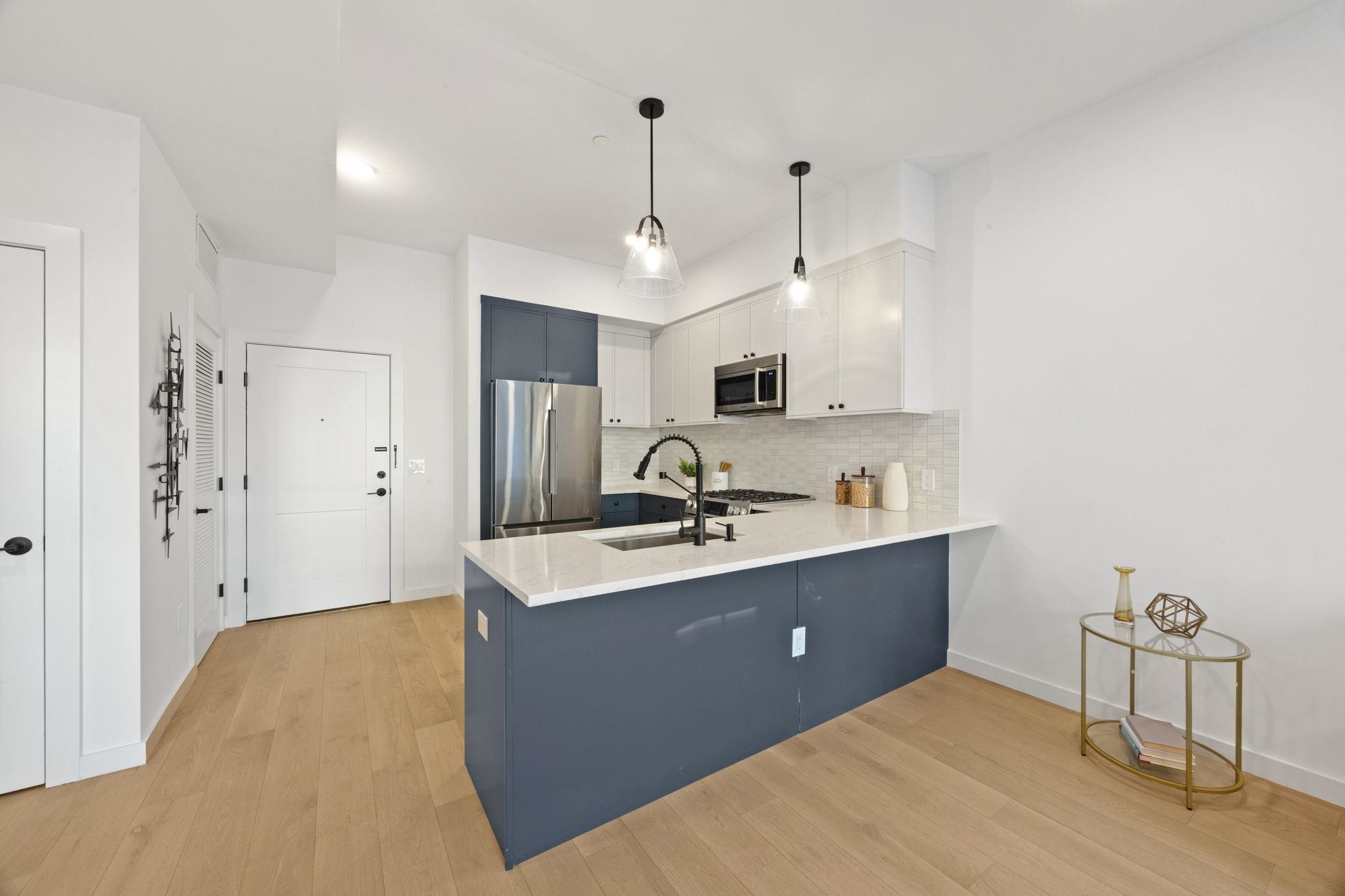 425 3RD ST Unit: 308