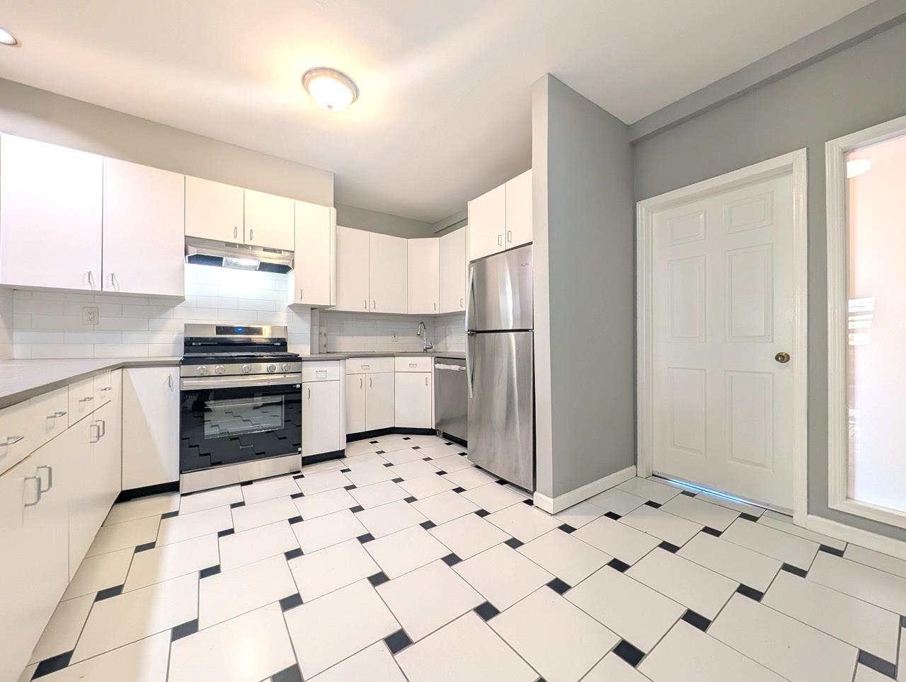 69 BEACON AVE Unit: 2