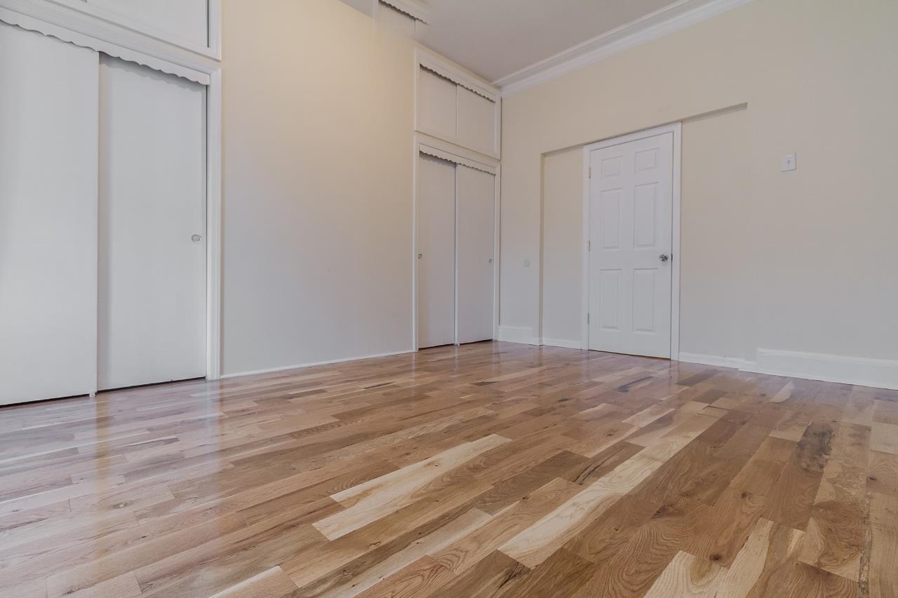 888 SUMMIT AVE