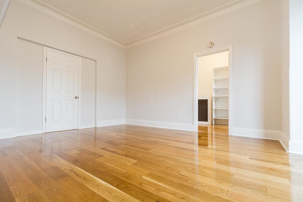 888 SUMMIT AVE