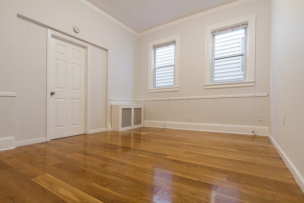 888 SUMMIT AVE
