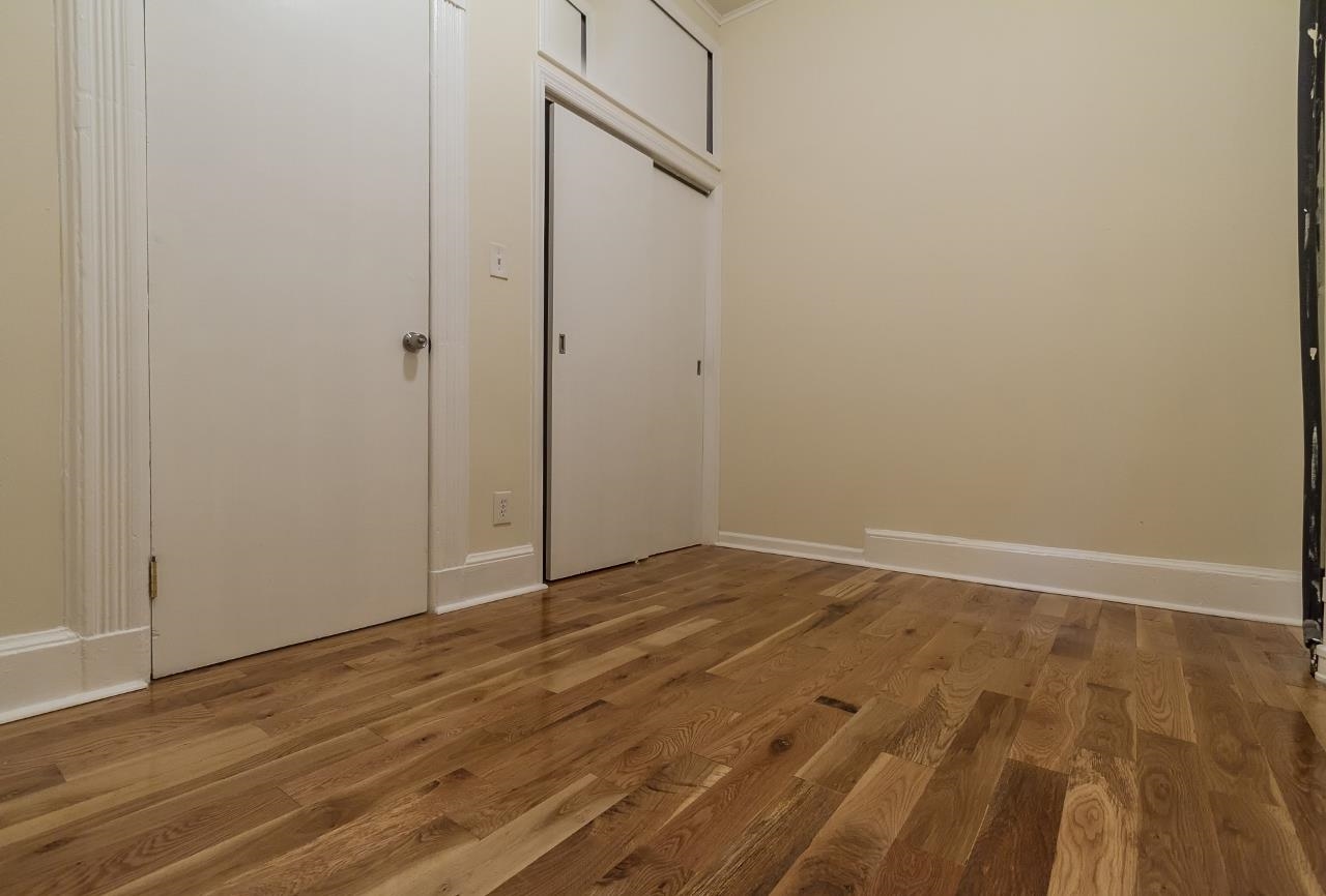 888 SUMMIT AVE