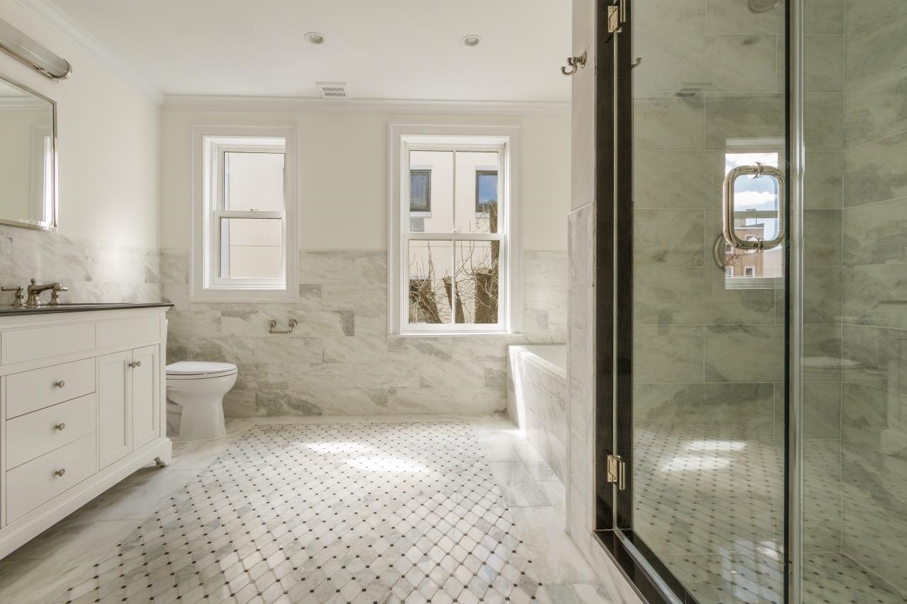 329.5 8TH ST