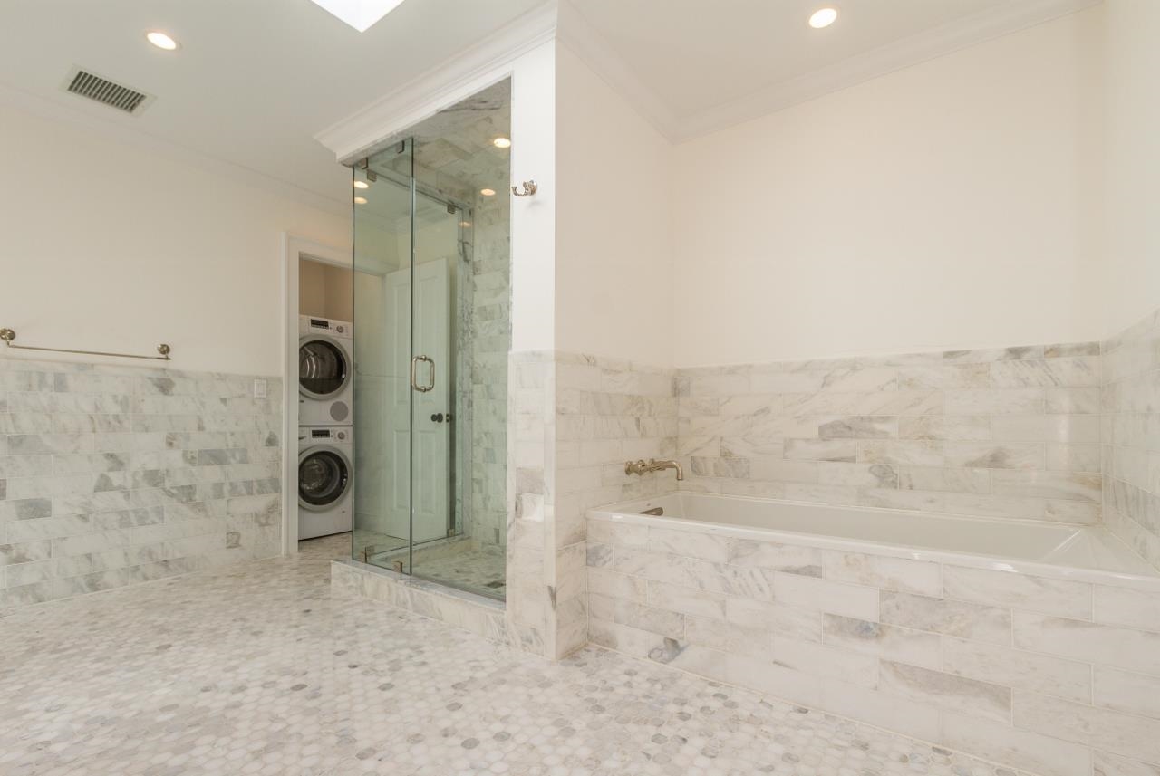 329.5 8TH ST