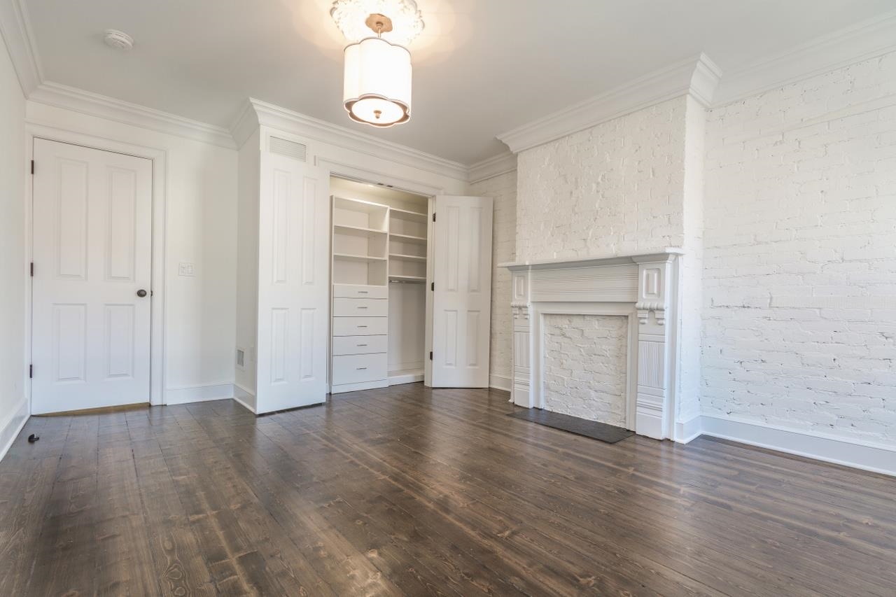 329.5 8TH ST