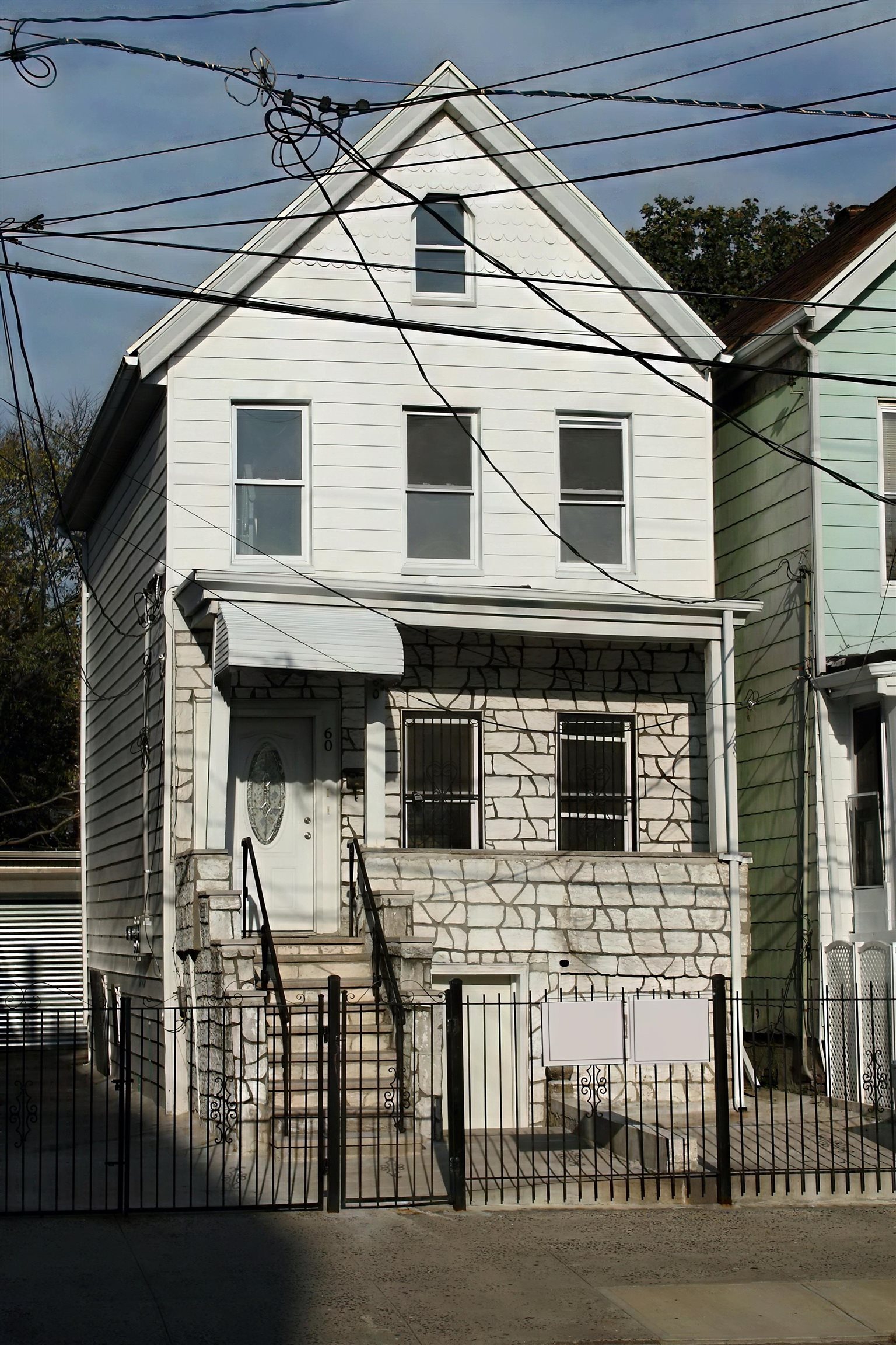 60 DWIGHT ST