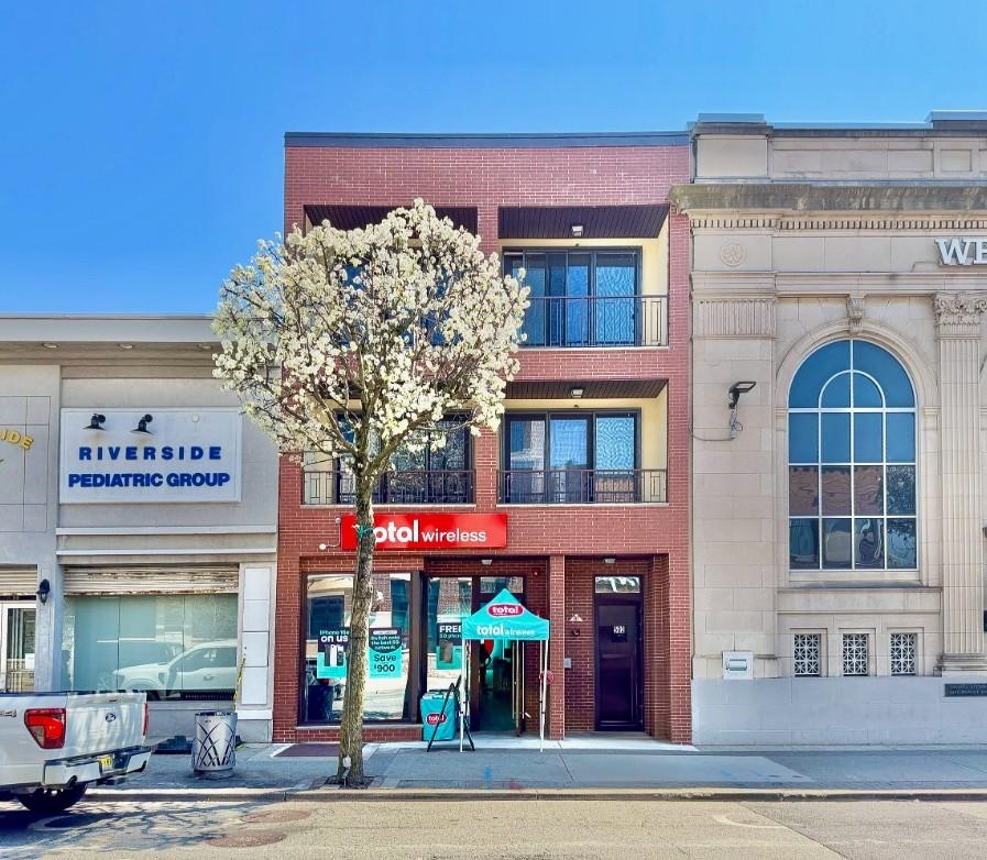 502 BROADWAY Unit: 301