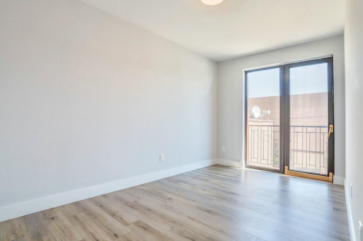502 BROADWAY Unit: 301