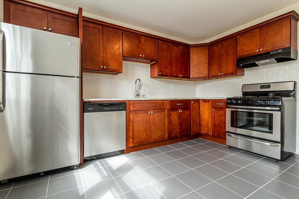 22 WEST 48TH ST