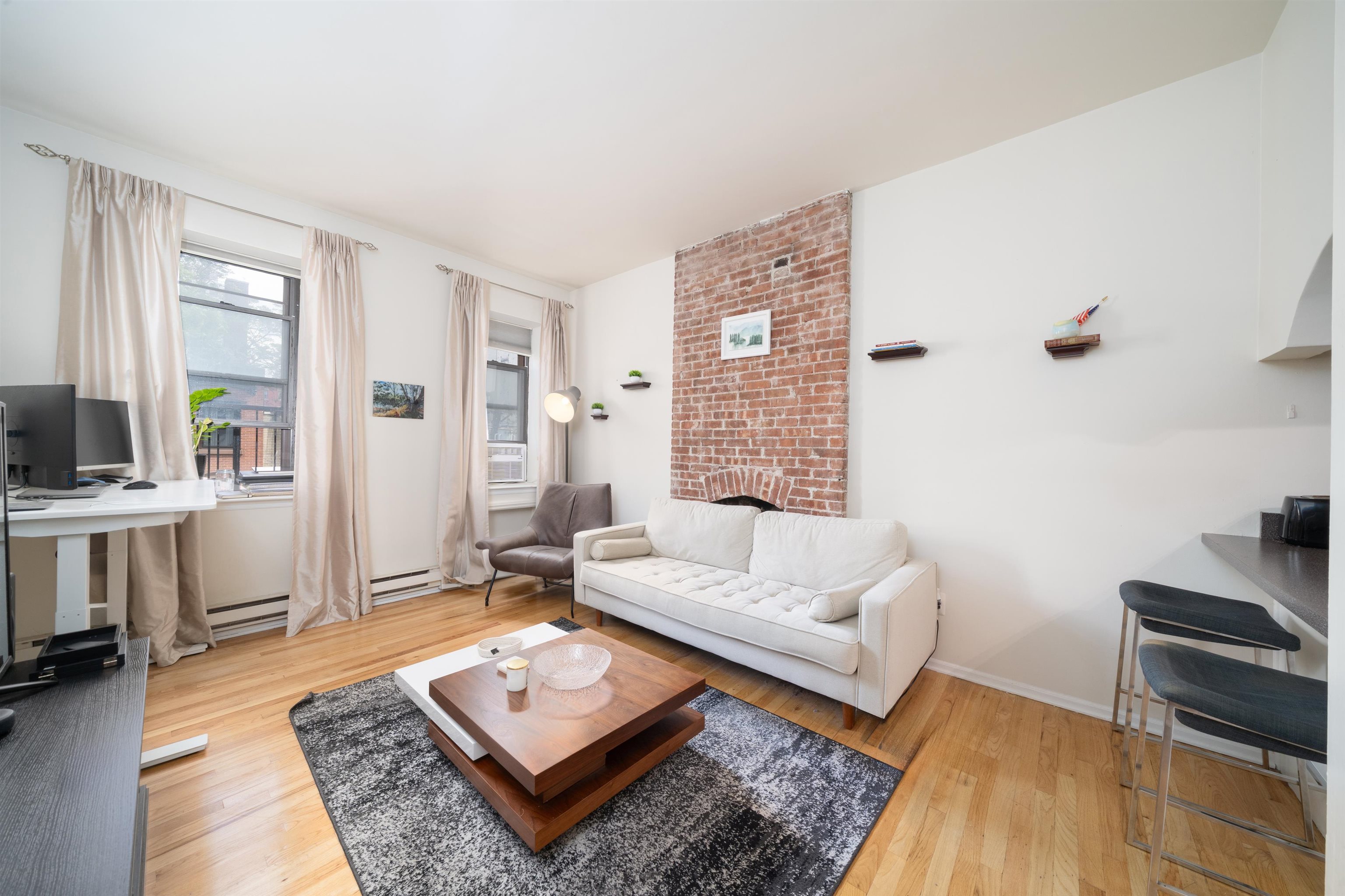 230 BLOOMFIELD ST Unit: 302
