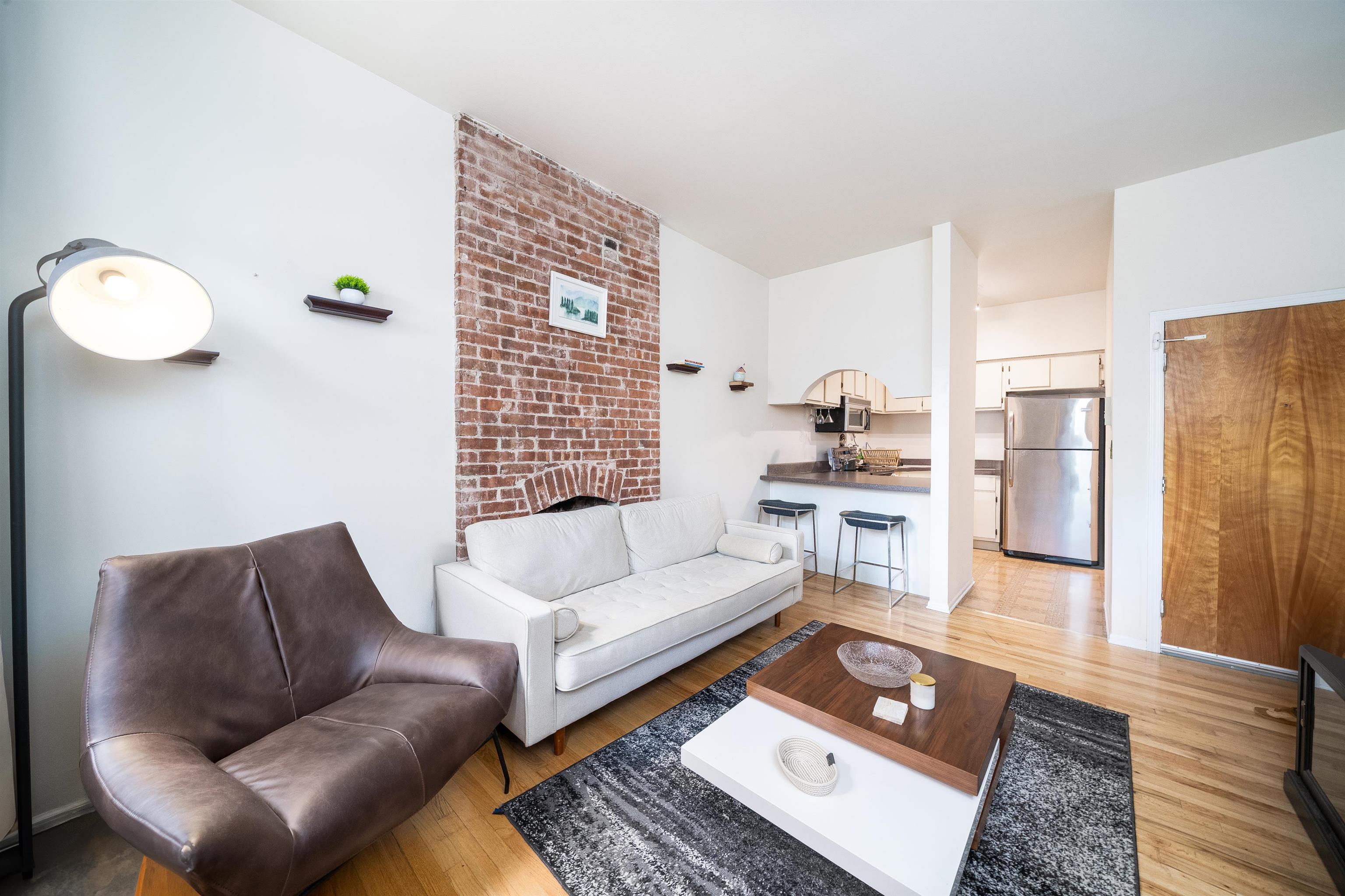 230 BLOOMFIELD ST Unit: 302