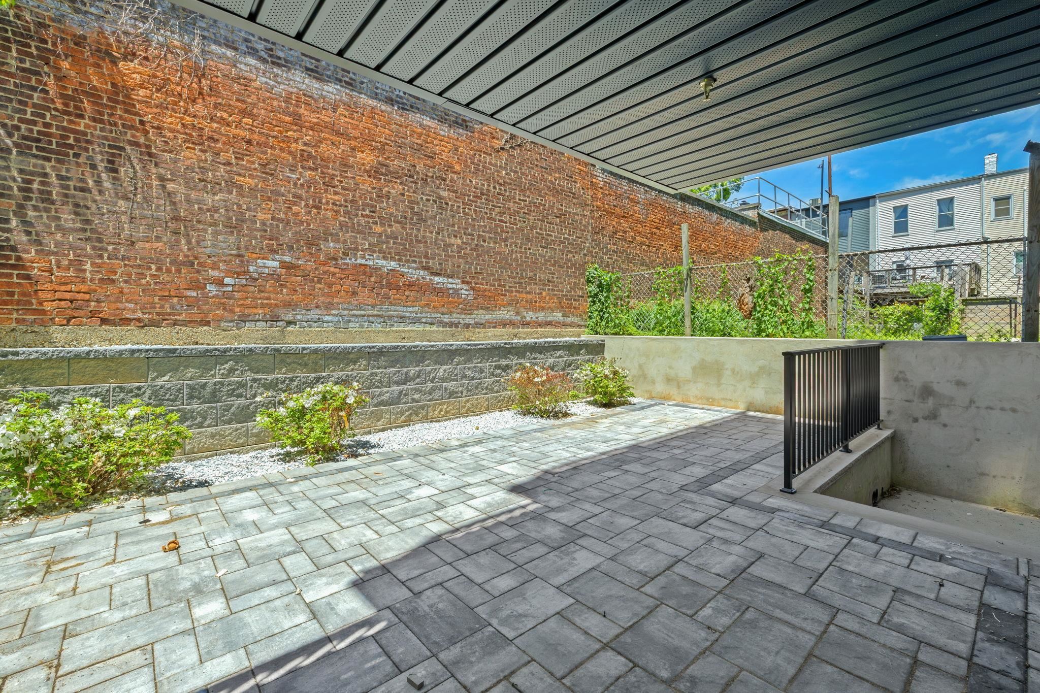 271 WEBSTER AVE Unit: 1