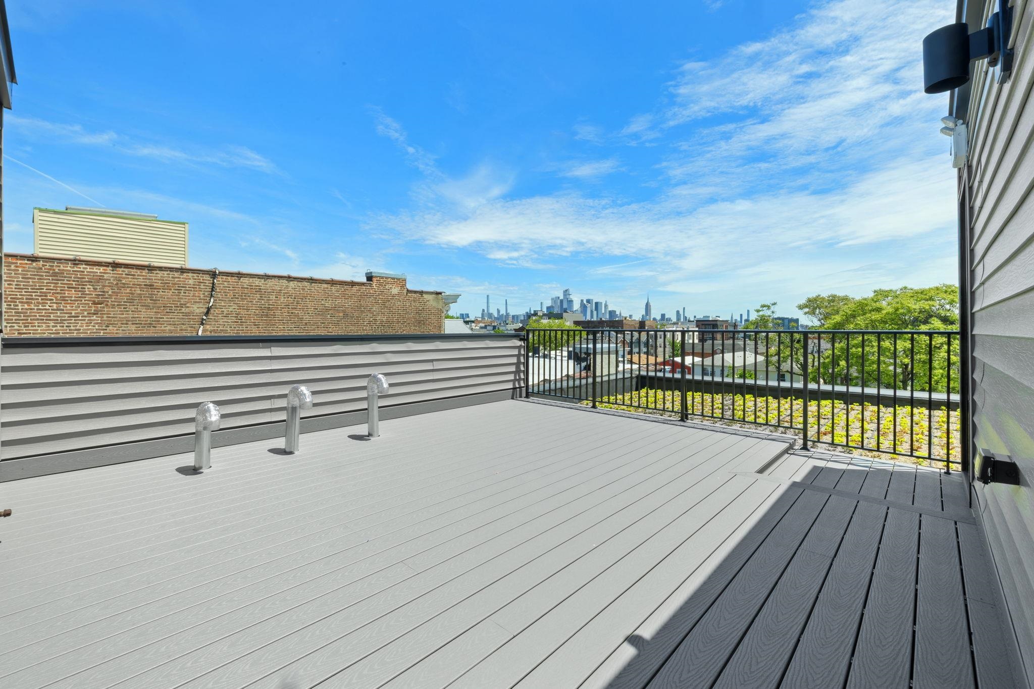 271 WEBSTER AVE Unit: 1