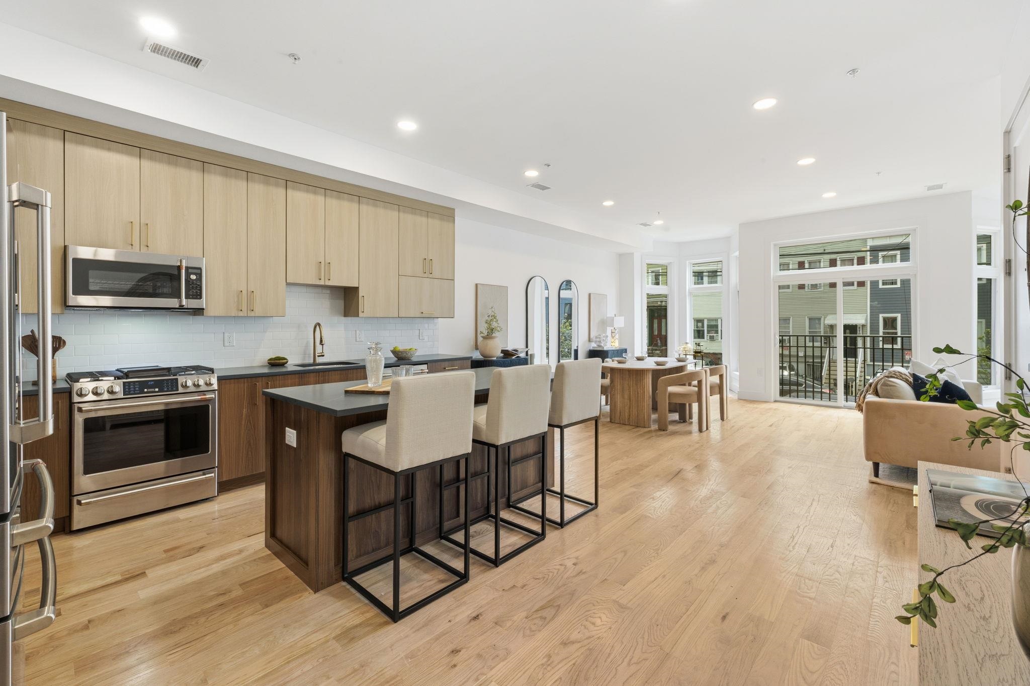 271 WEBSTER AVE Unit: 1