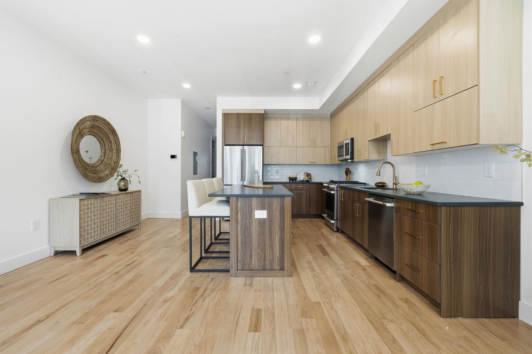 271 WEBSTER AVE Unit: 1