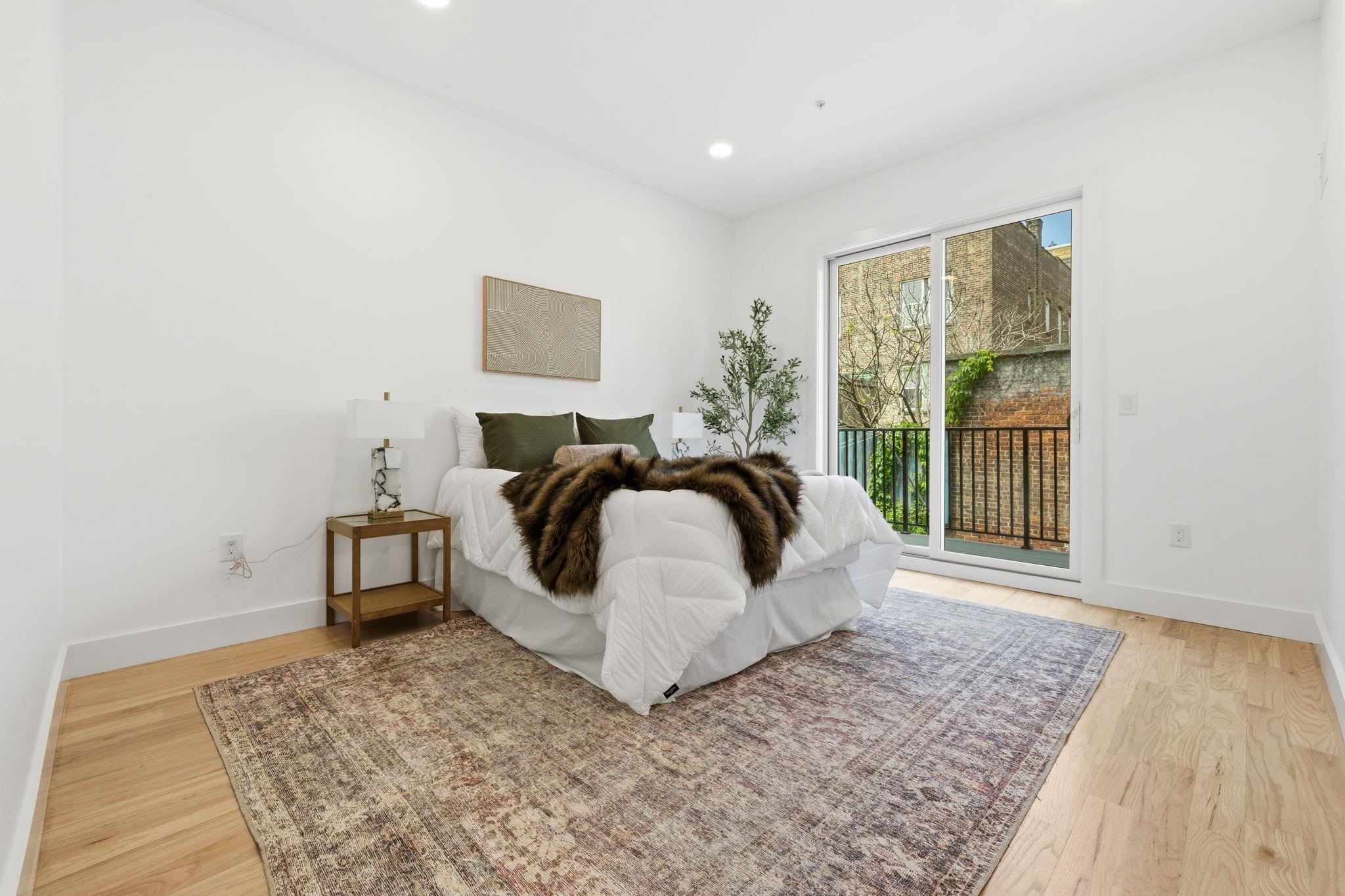 271 WEBSTER AVE Unit: 2
