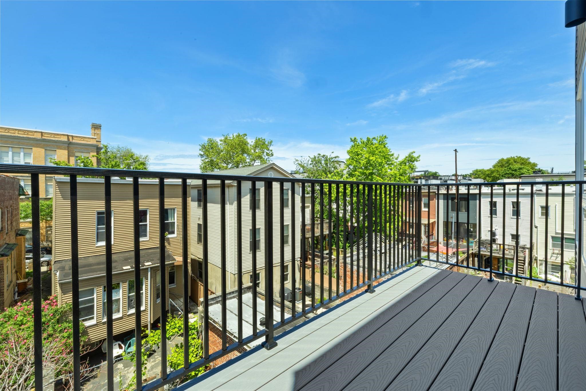 271 WEBSTER AVE Unit: 2