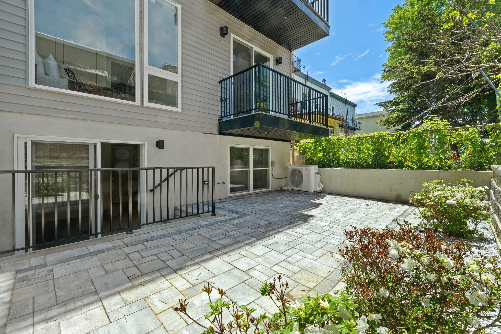 271 WEBSTER AVE Unit: 2
