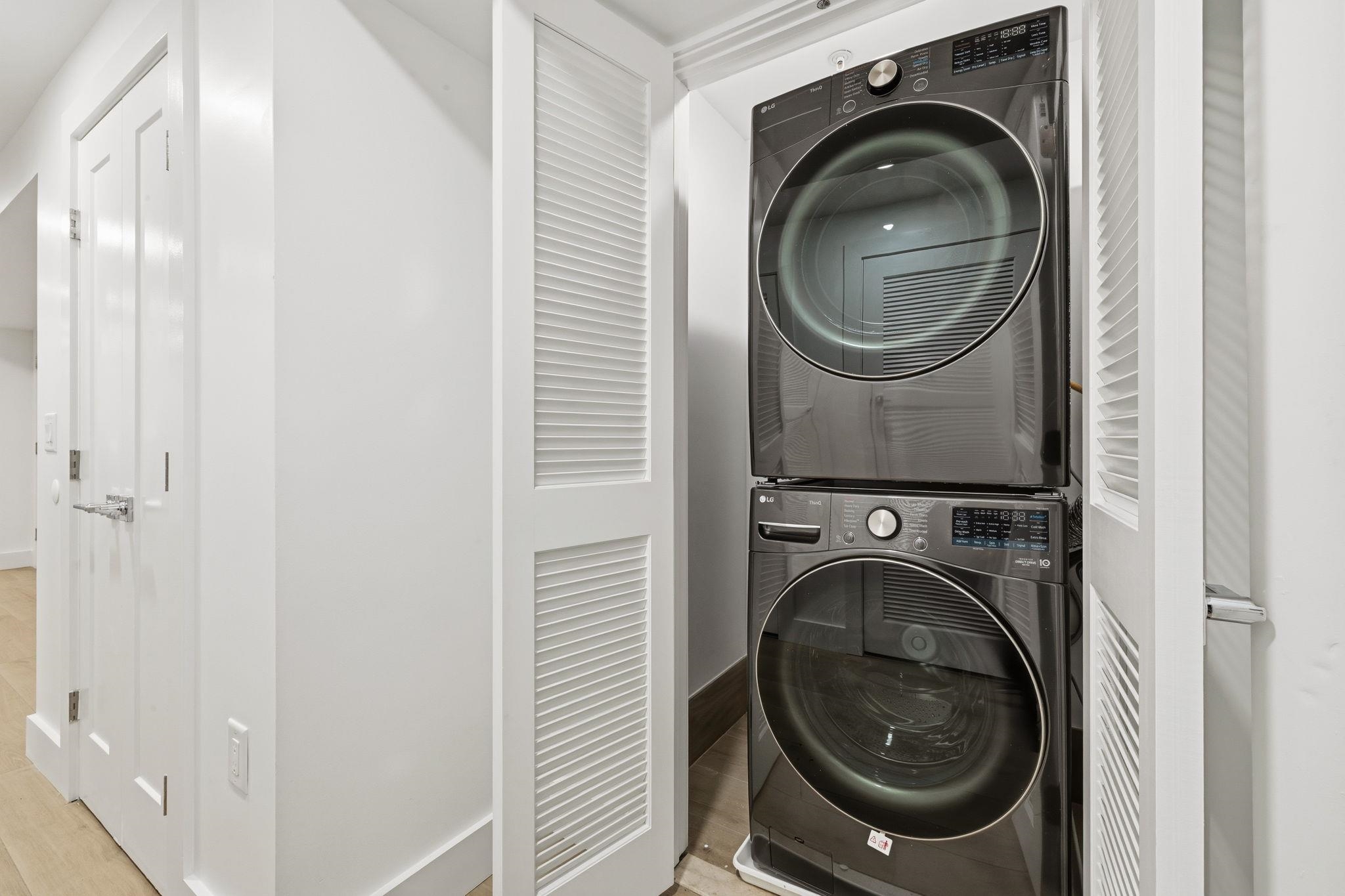 271 WEBSTER AVE Unit: 2