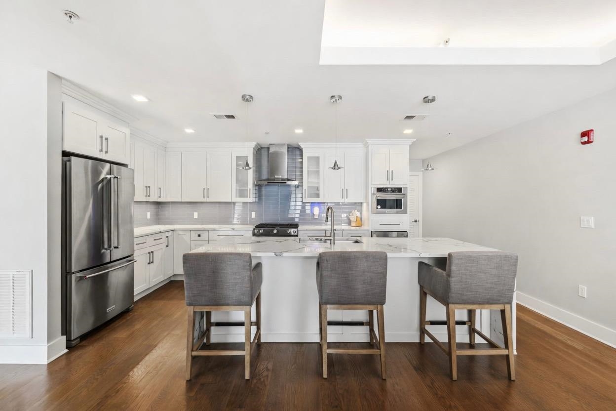 10 PATERSON AVE Unit: 2A