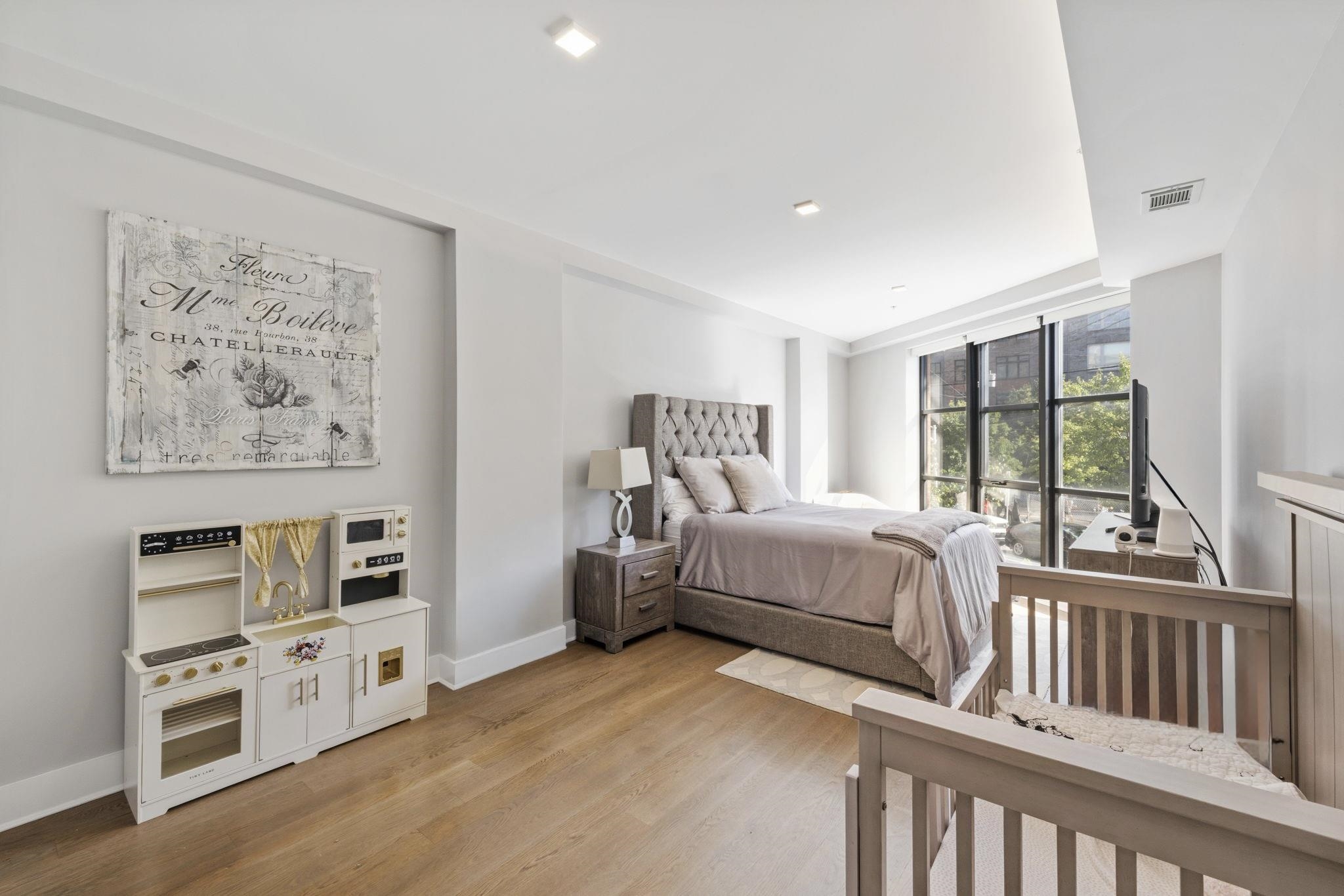 10 PATERSON AVE Unit: 2A