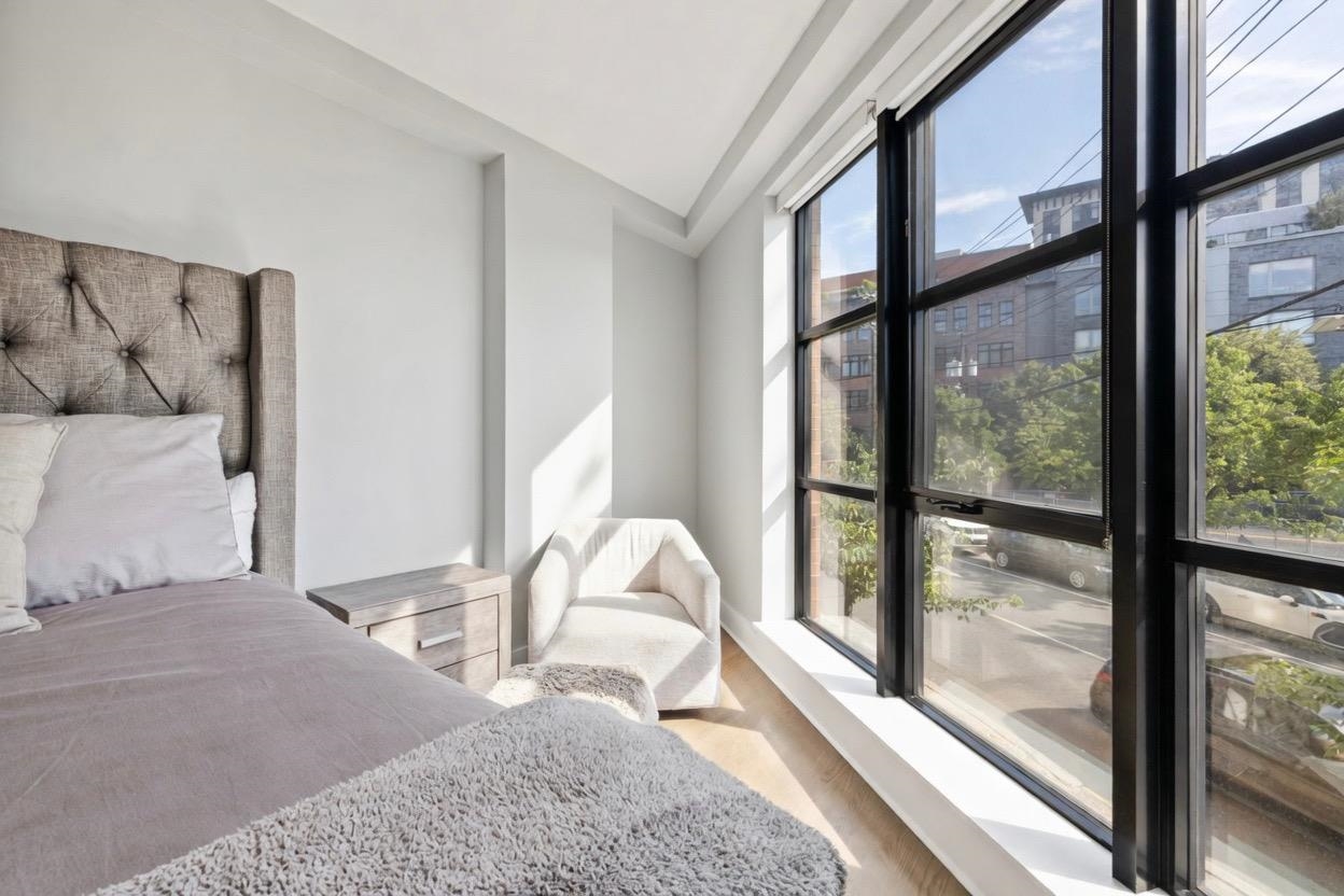 10 PATERSON AVE Unit: 2A