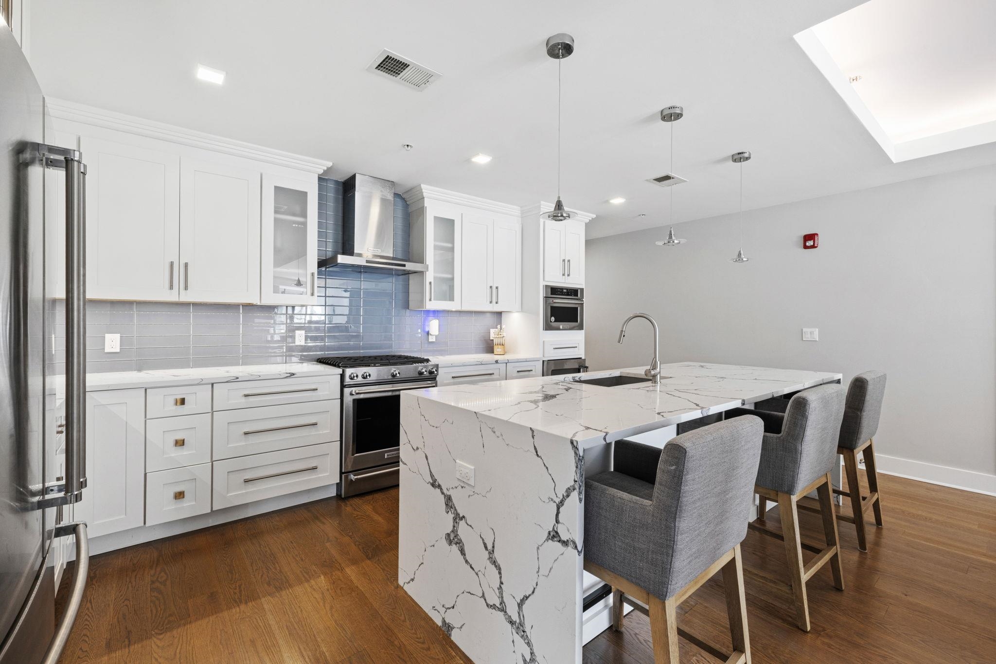 10 PATERSON AVE Unit: 2A