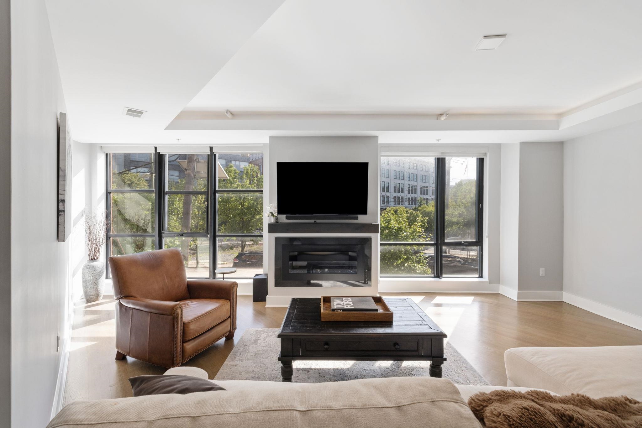 10 PATERSON AVE Unit: 2A
