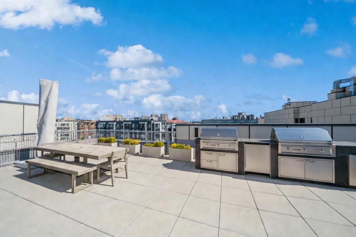 202 MERSELES ST Unit: 302