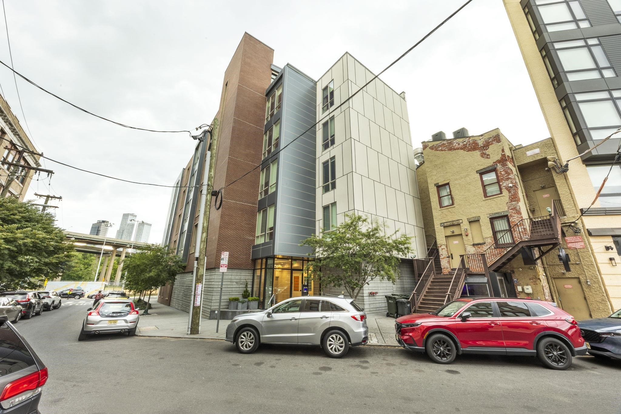 202 MERSELES ST Unit: 302