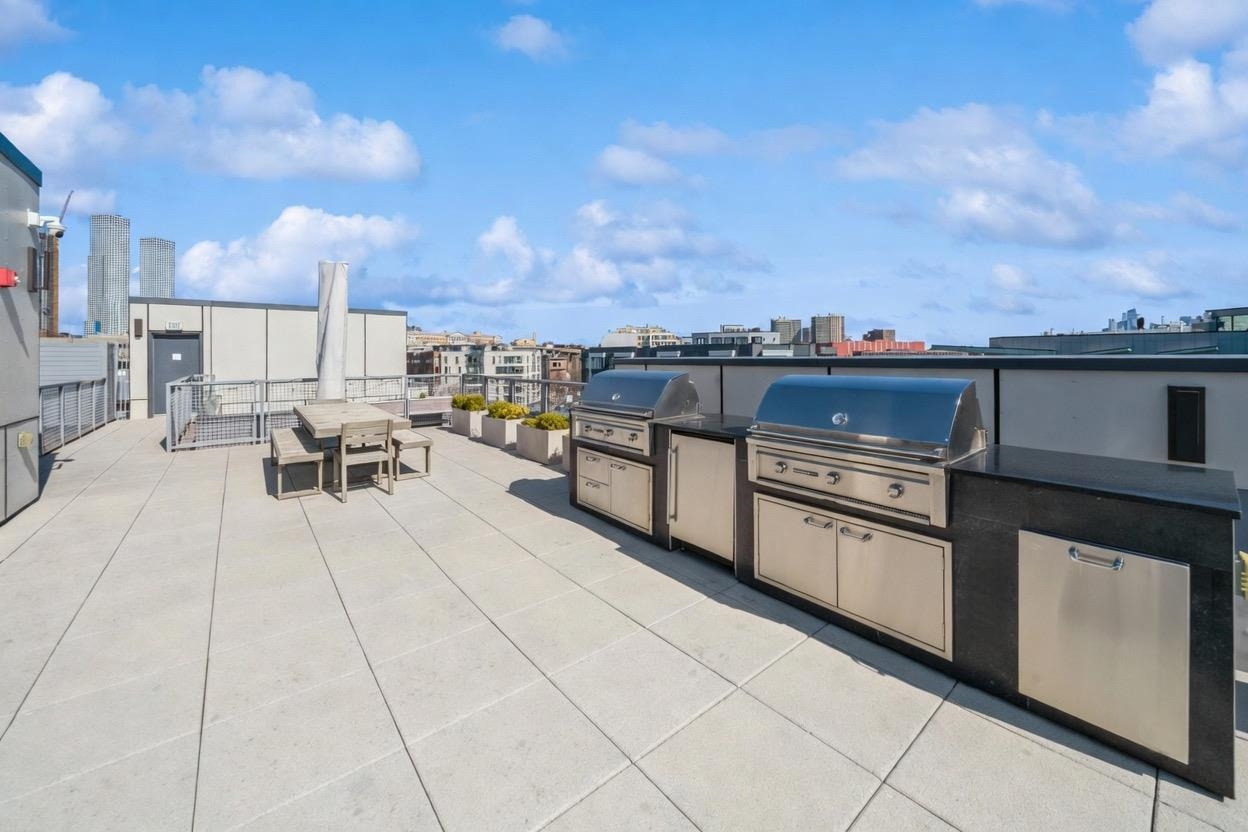 202 MERSELES ST Unit: 302