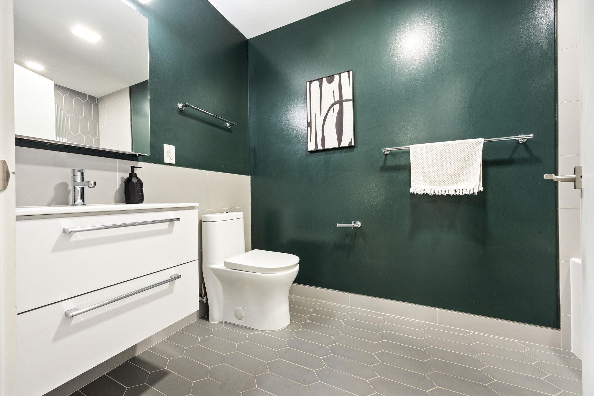 202 MERSELES ST Unit: 302