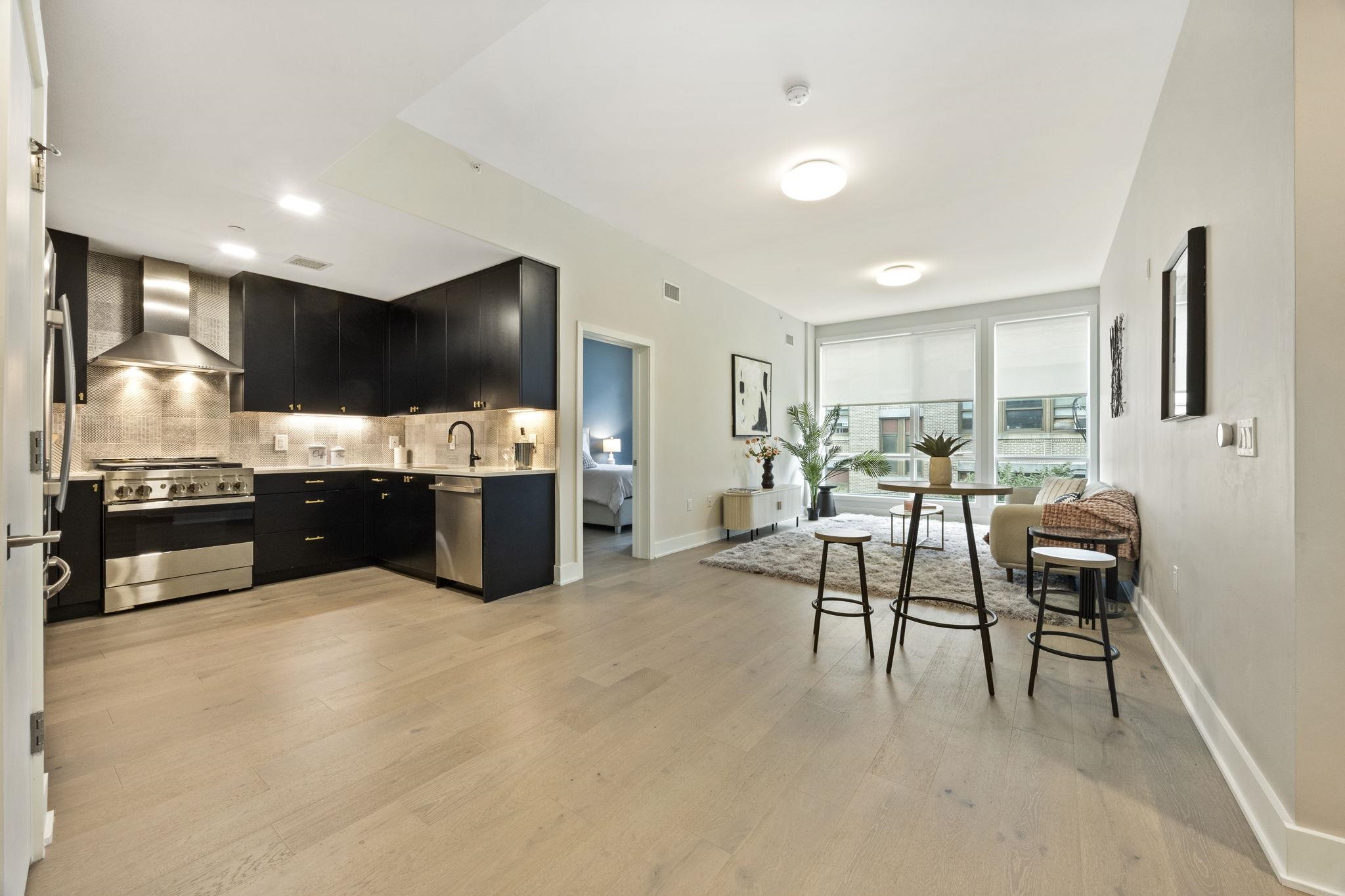 202 MERSELES ST Unit: 302