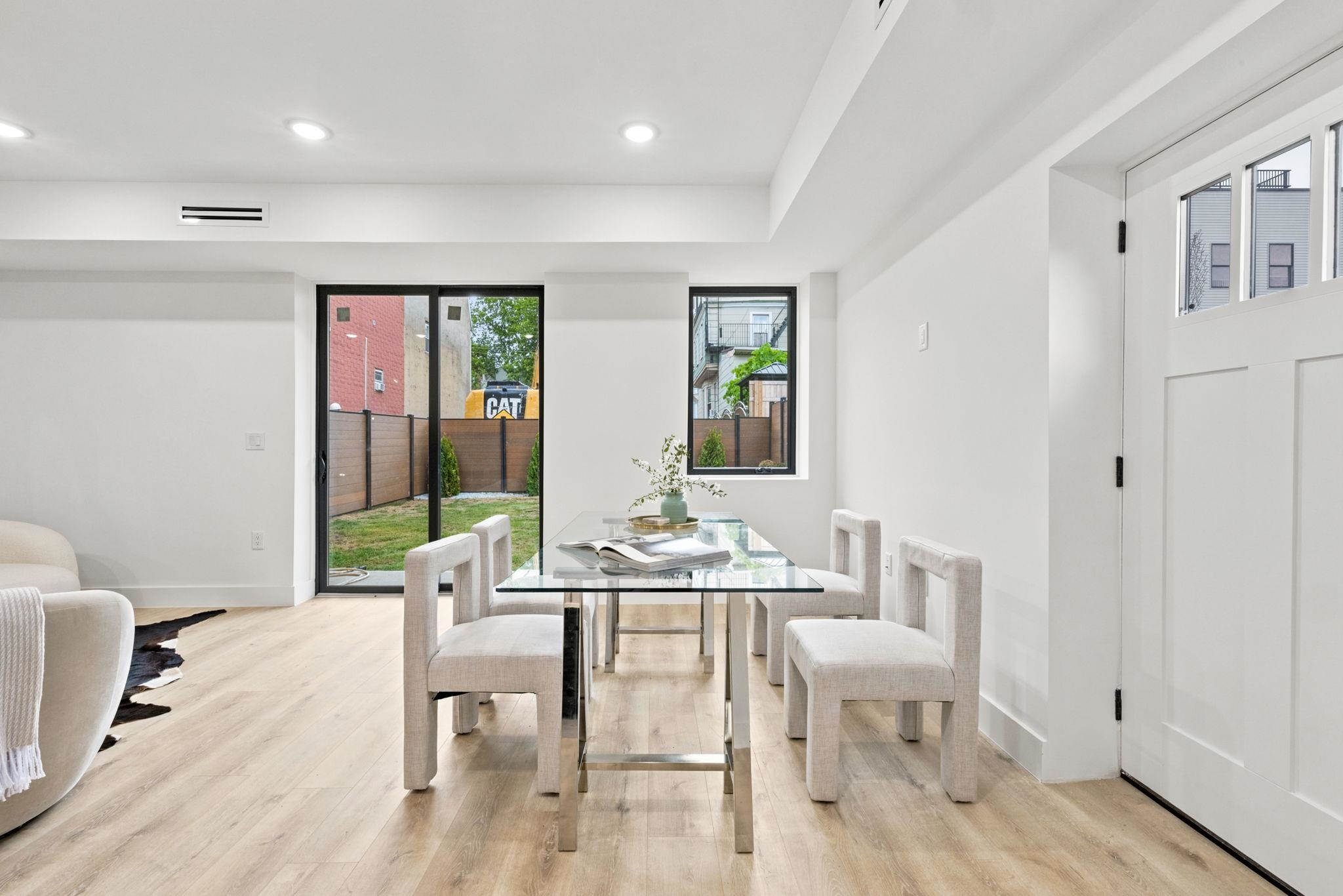 42 WAVERLY ST Unit: 1