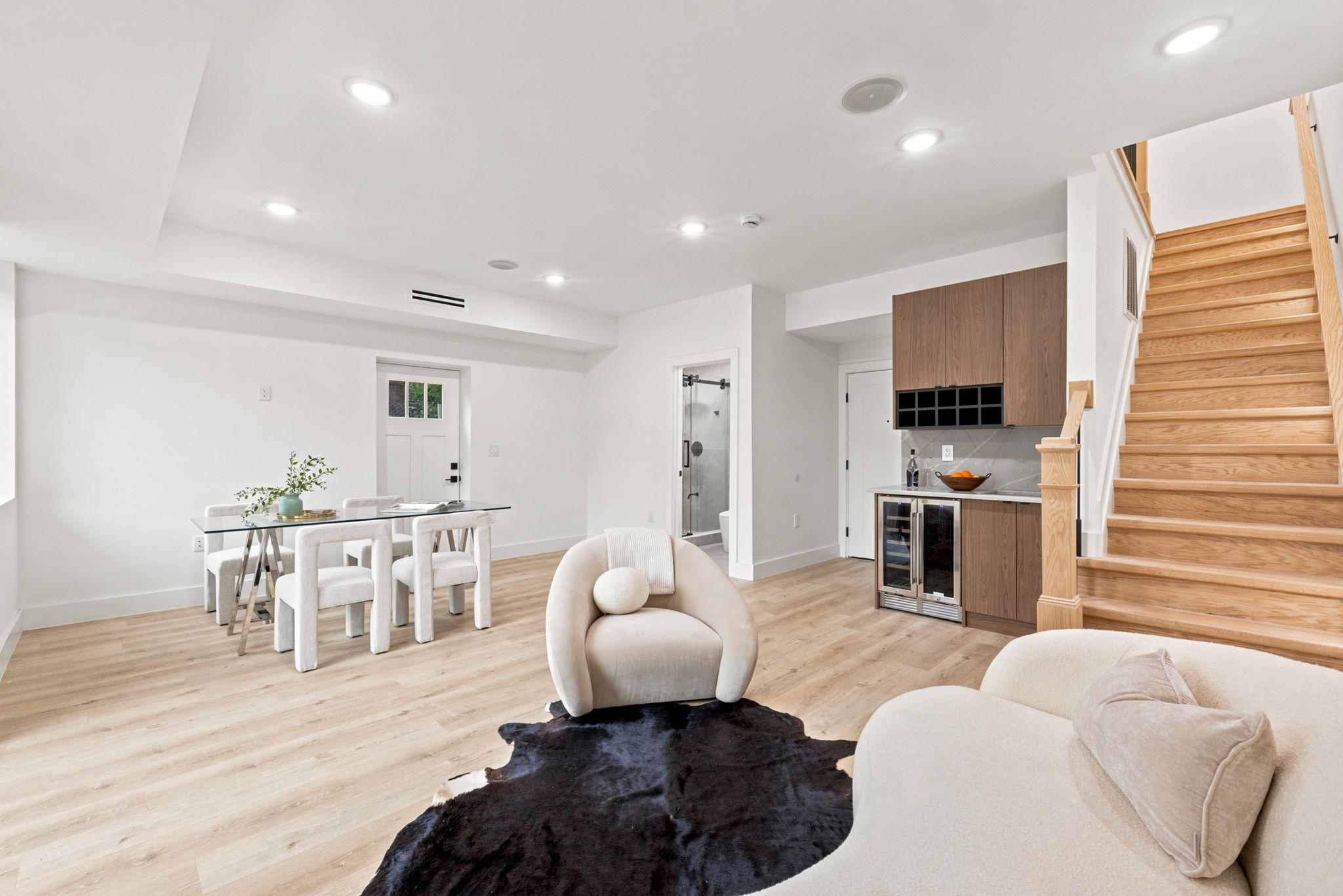 42 WAVERLY ST Unit: 1