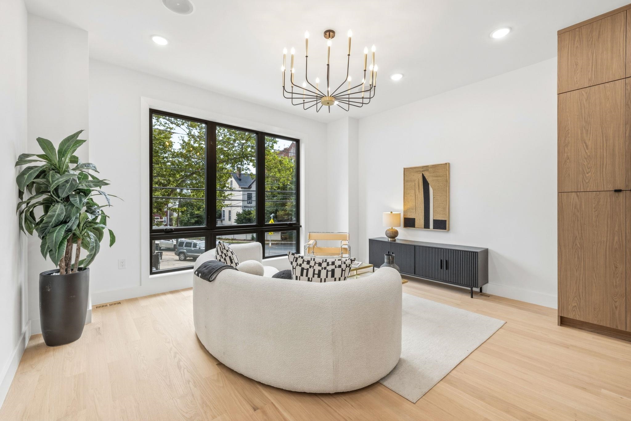42 WAVERLY ST Unit: 1