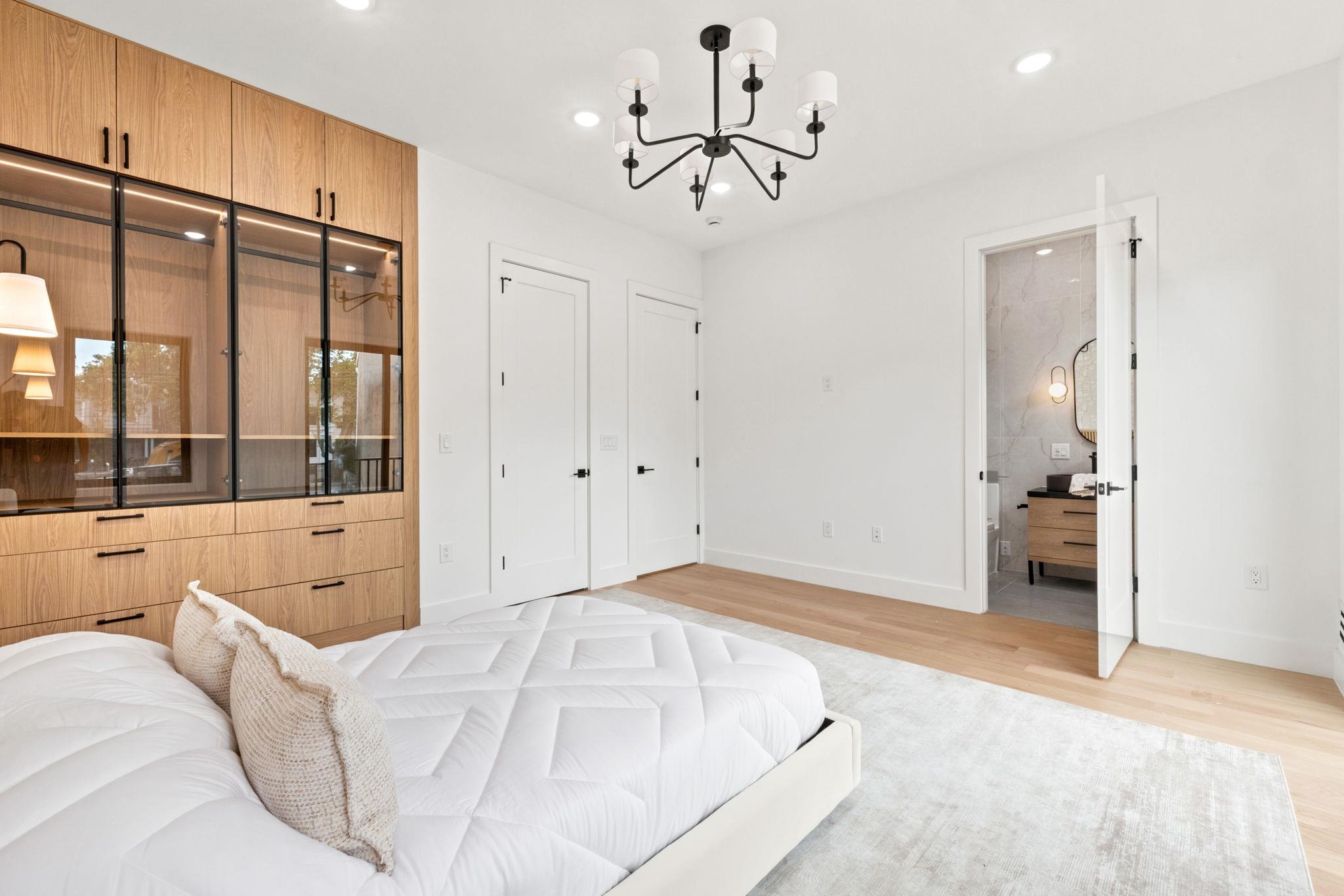 42 WAVERLY ST Unit: 1