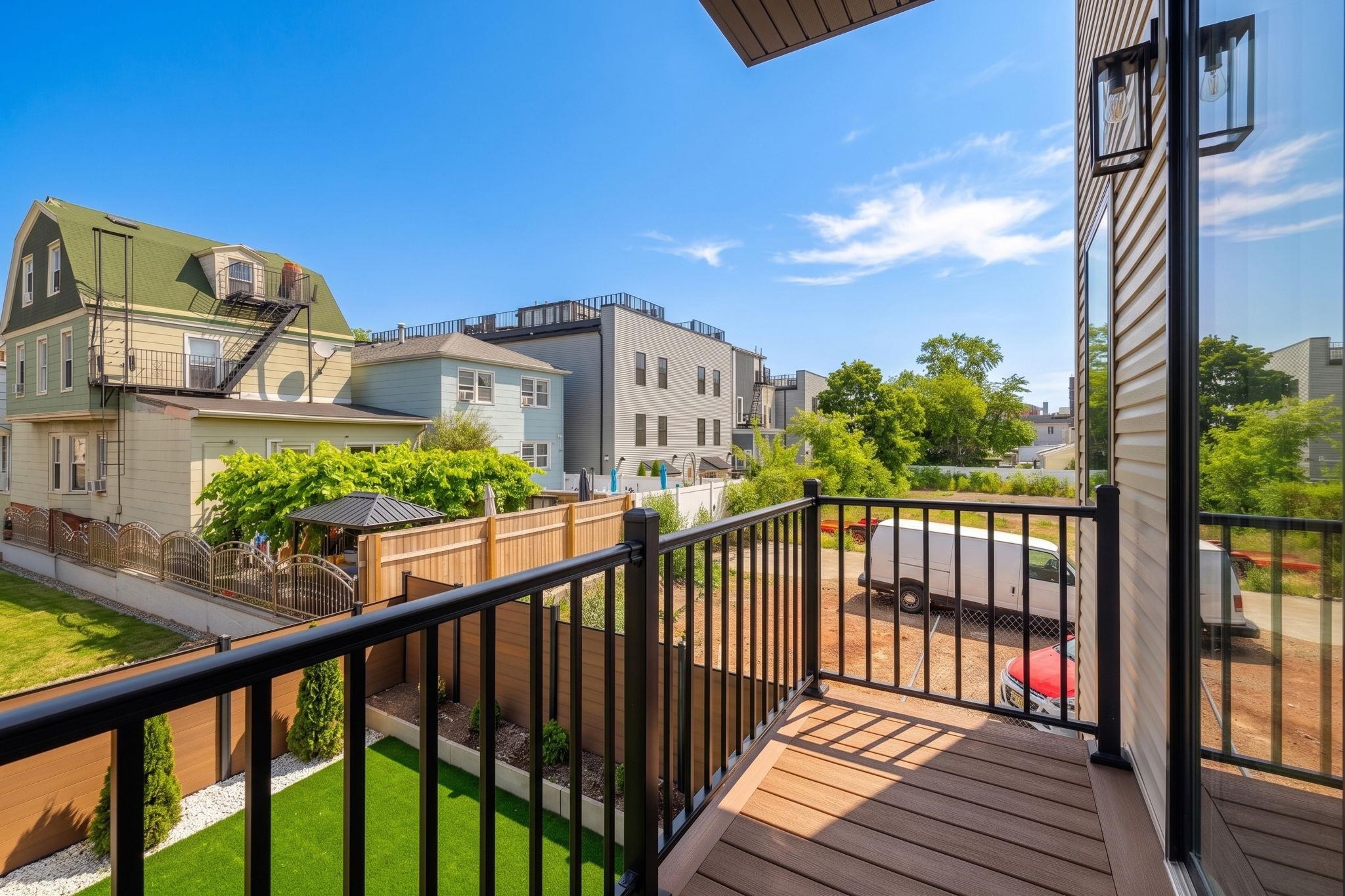 42 WAVERLY ST Unit: 1