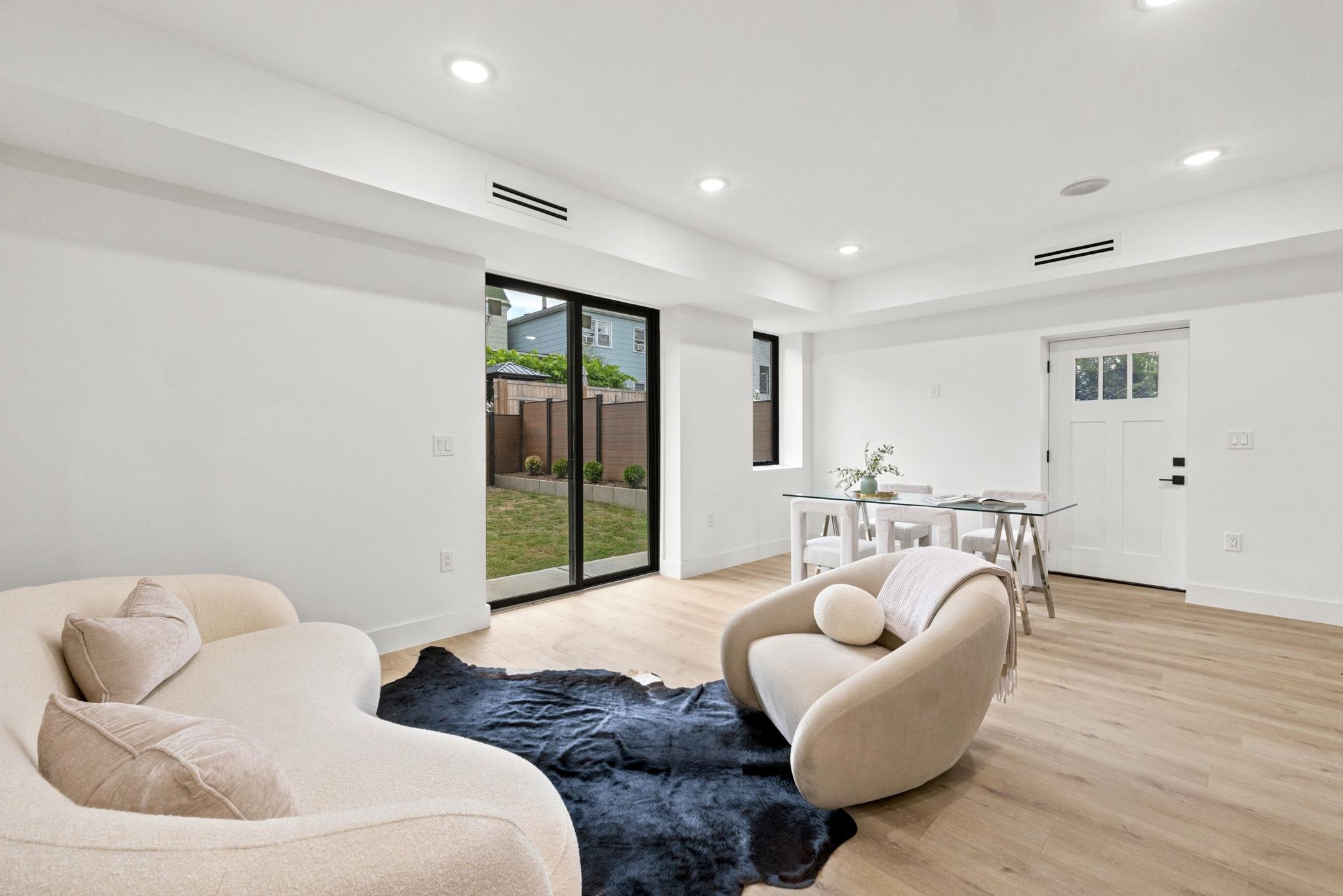 42 WAVERLY ST Unit: 1