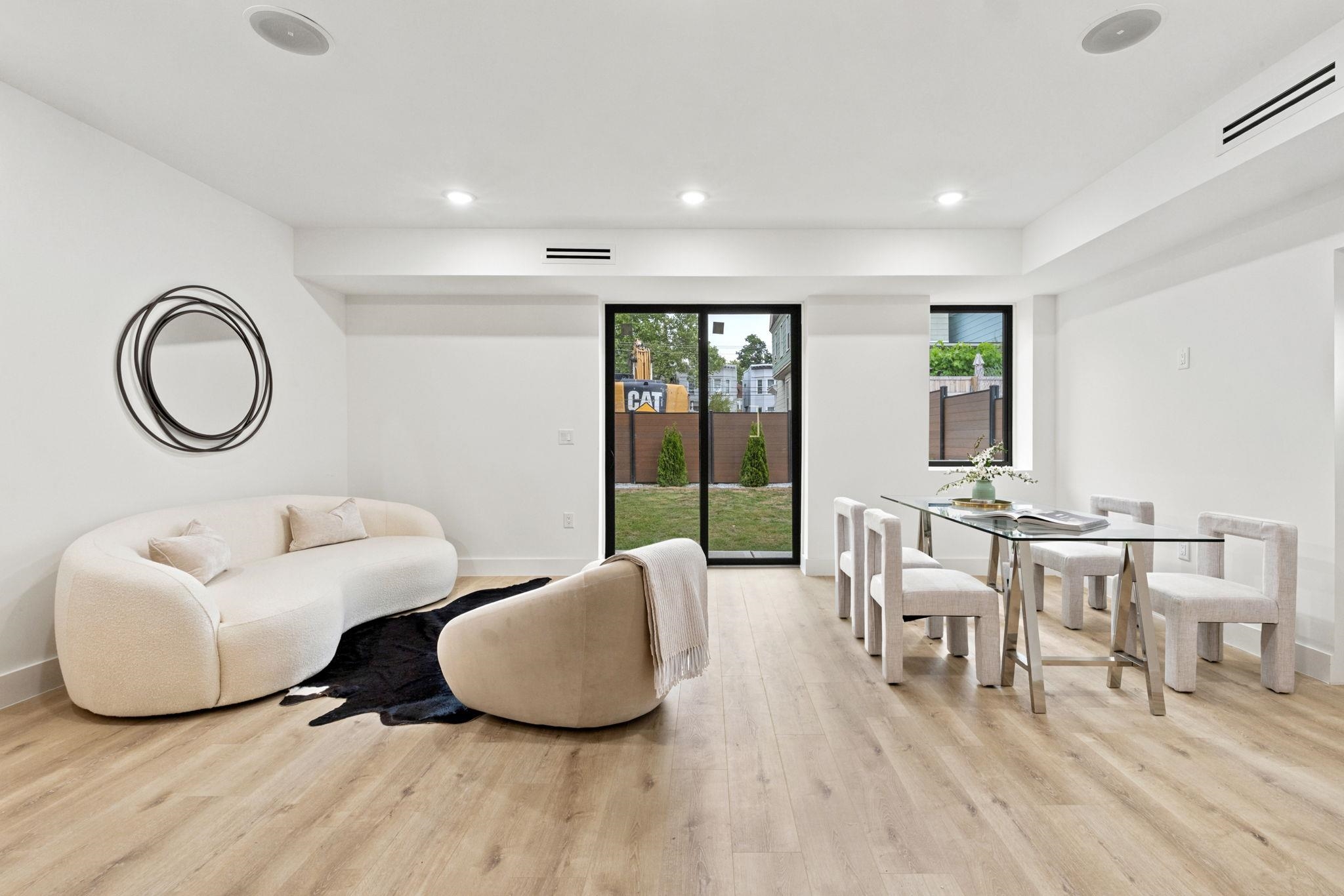 42 WAVERLY ST Unit: 1